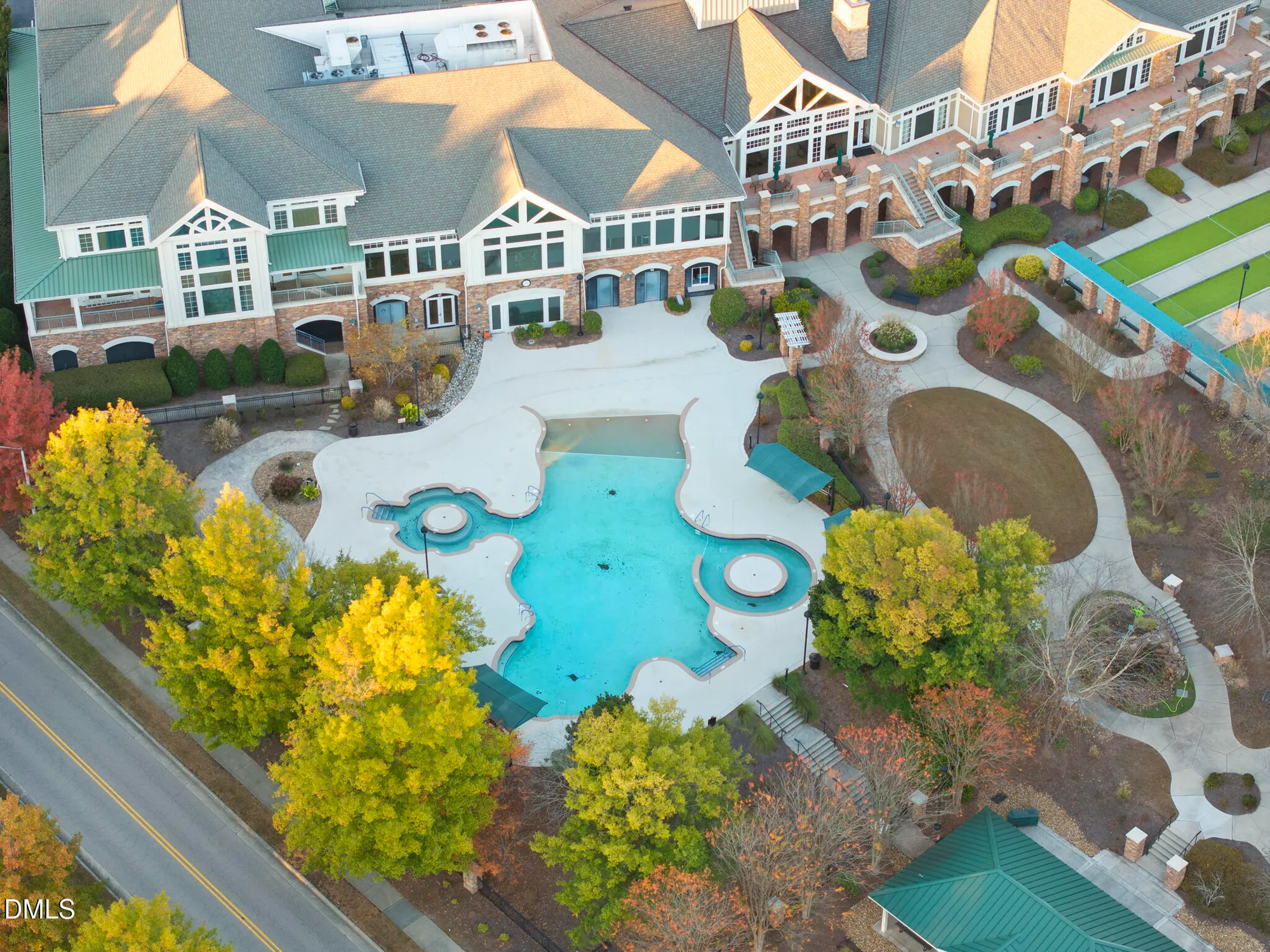 Property Slideshow image 33 of 46 | 105 brookesby ct, Cary, NC, 27519