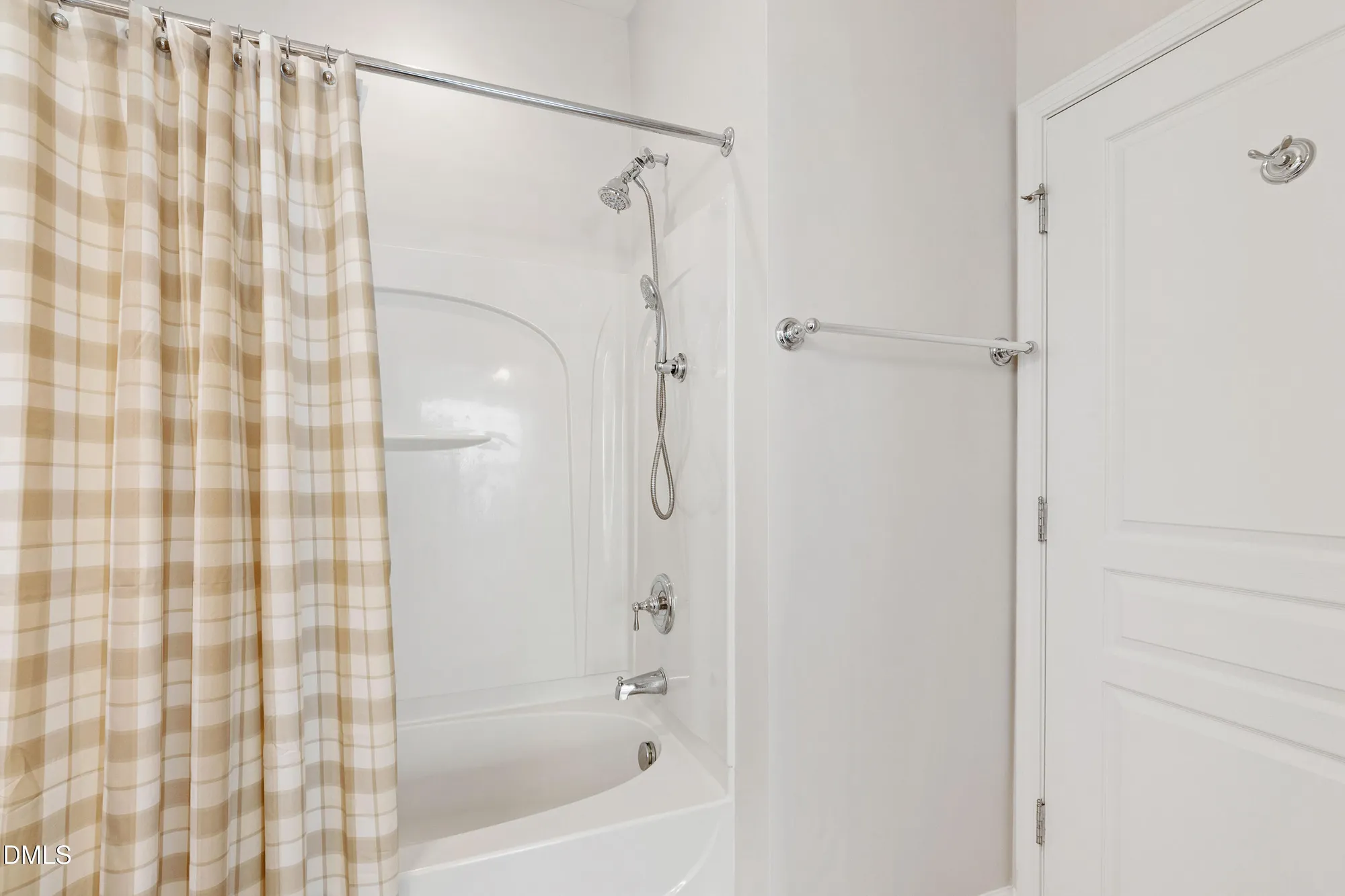 Property Slideshow image 34 of 58 | 1407 ventnor pl, Cary, NC, 27519