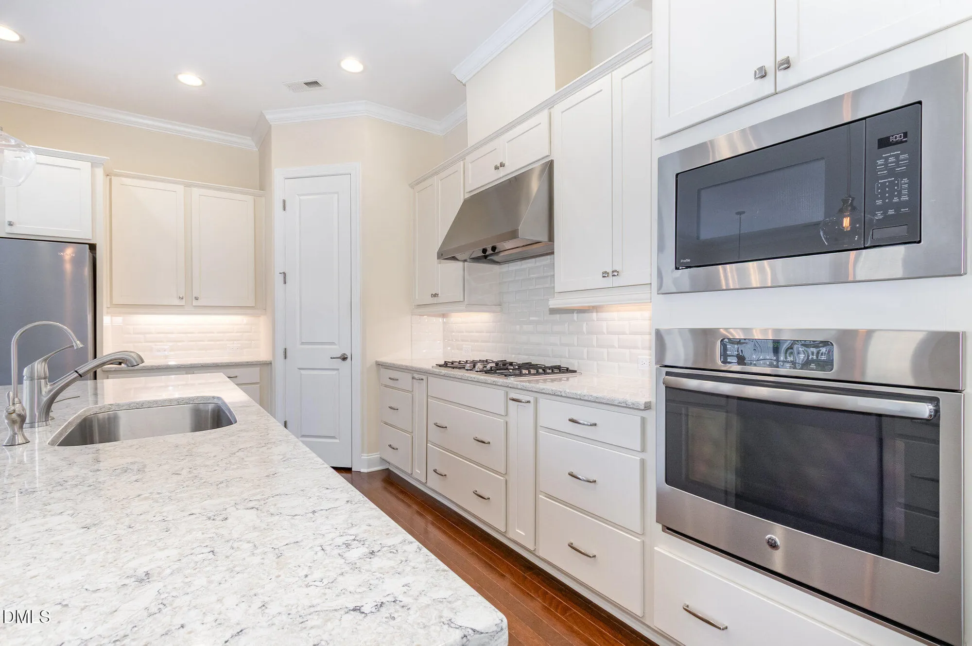 Property Slideshow image 17 of 56 | 105 coventry ln, Chapel Hill, NC, 27516