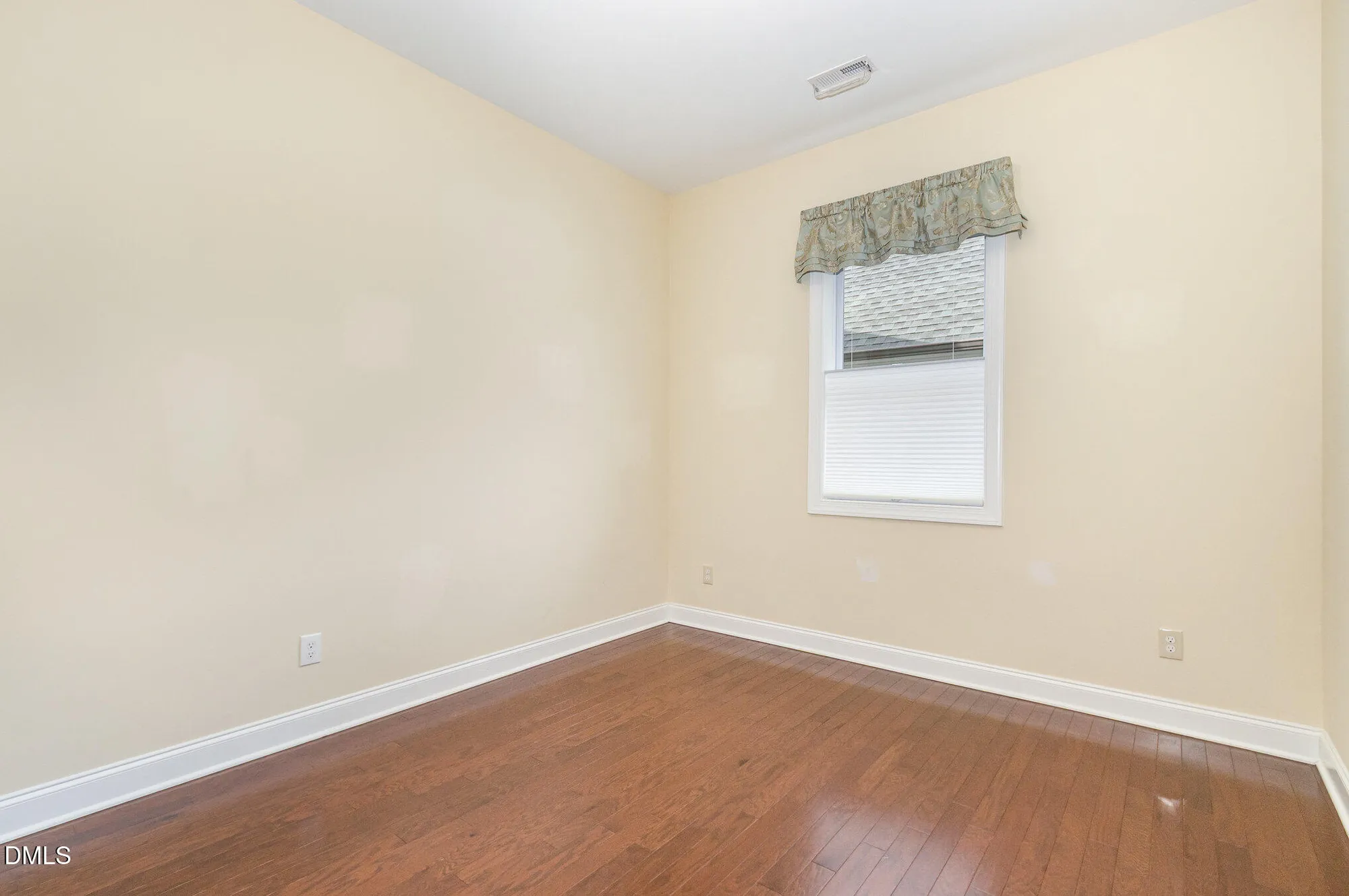 Property Slideshow image 32 of 56 | 105 coventry ln, Chapel Hill, NC, 27516