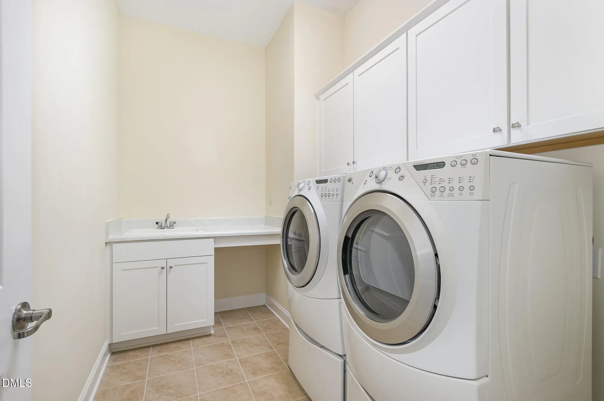 Property Slideshow image 34 of 56 | 105 coventry ln, Chapel Hill, NC, 27516