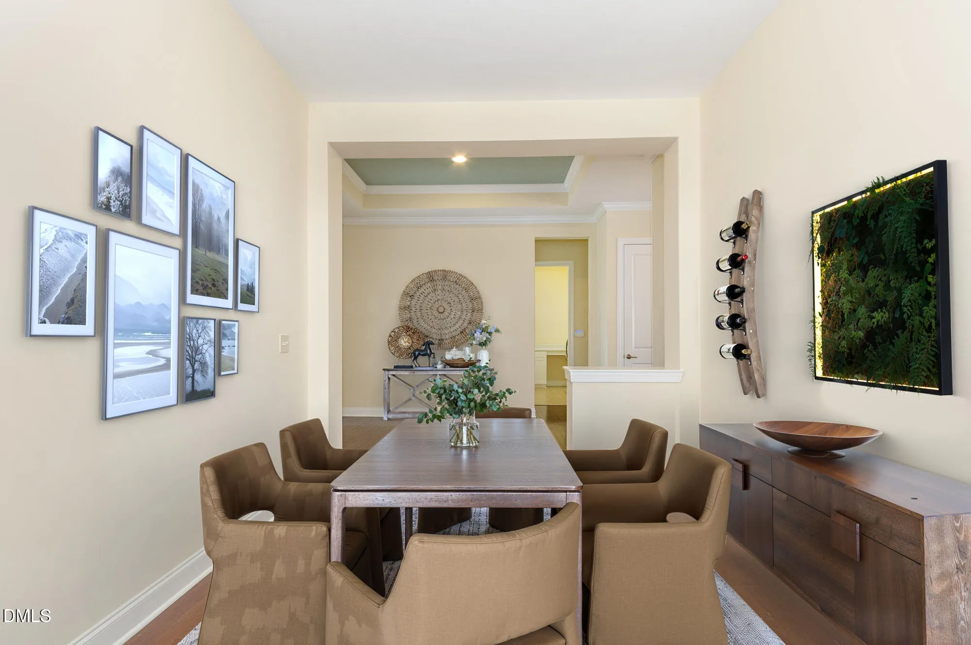 Property Slideshow image 8 of 56 | 105 coventry ln, Chapel Hill, NC, 27516