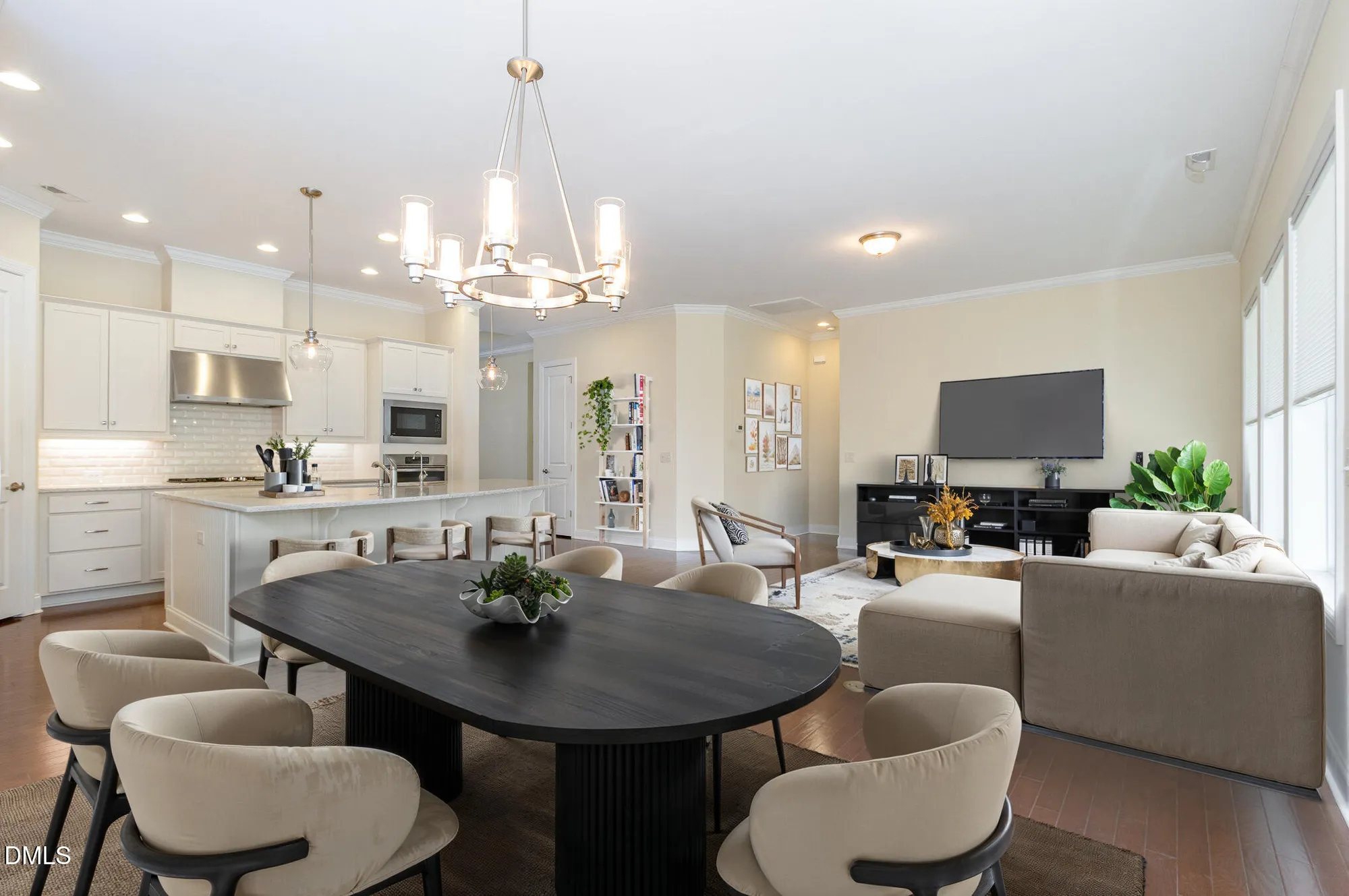 Property Slideshow image 14 of 56 | 105 coventry ln, Chapel Hill, NC, 27516