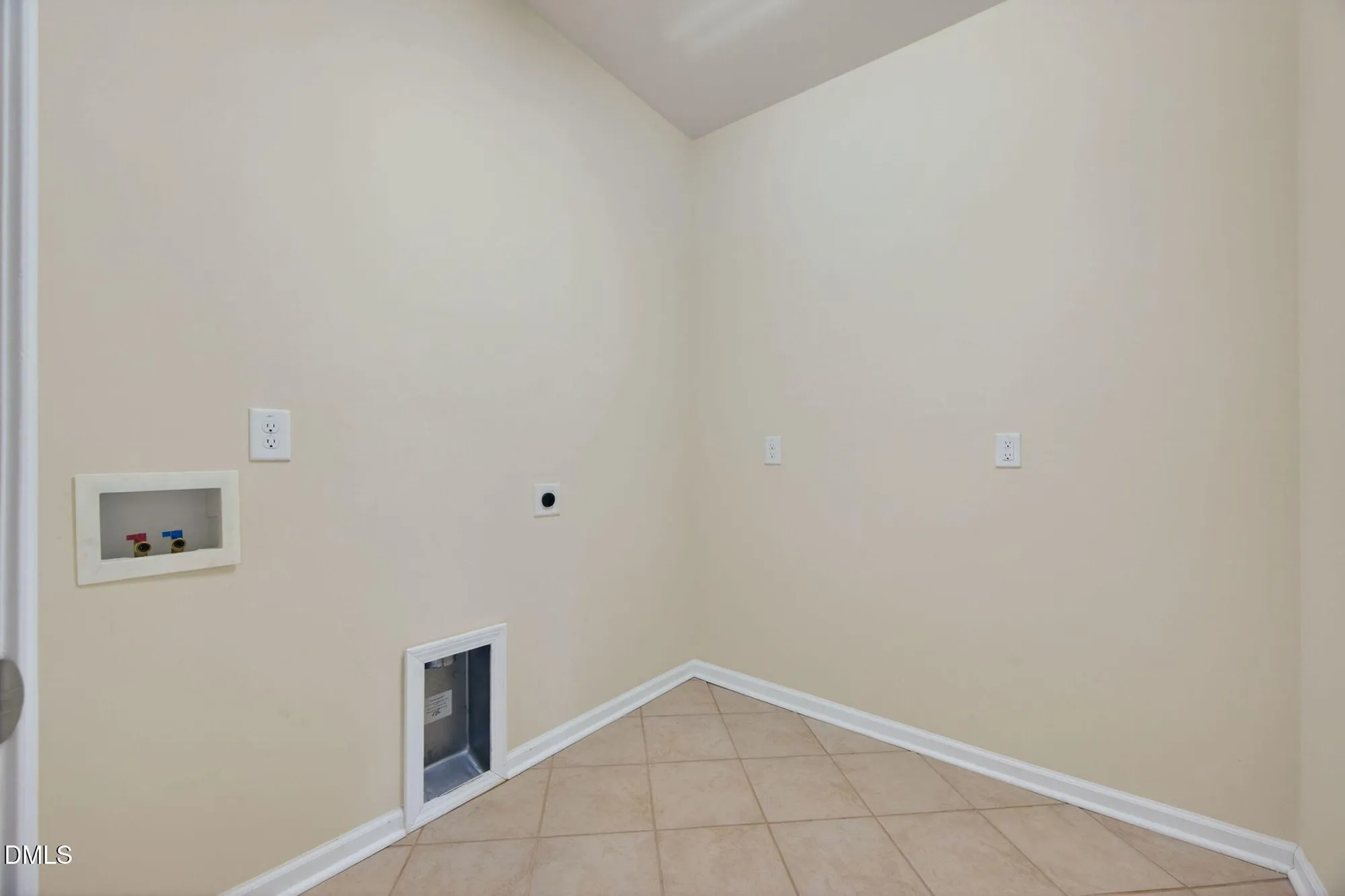 Property Slideshow image 18 of 48 | 121 tee pee trl, Durham, NC, 27703