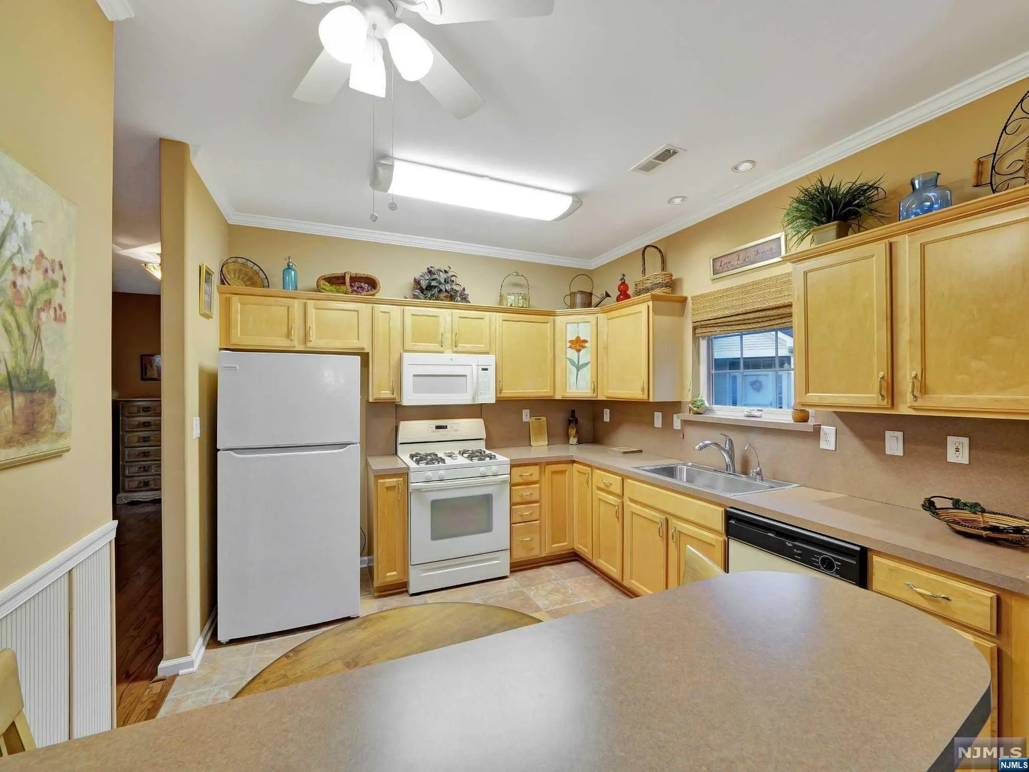 Property Slideshow image 17 of 36 | 13 gabriella cir, Manchester, NJ, 08759