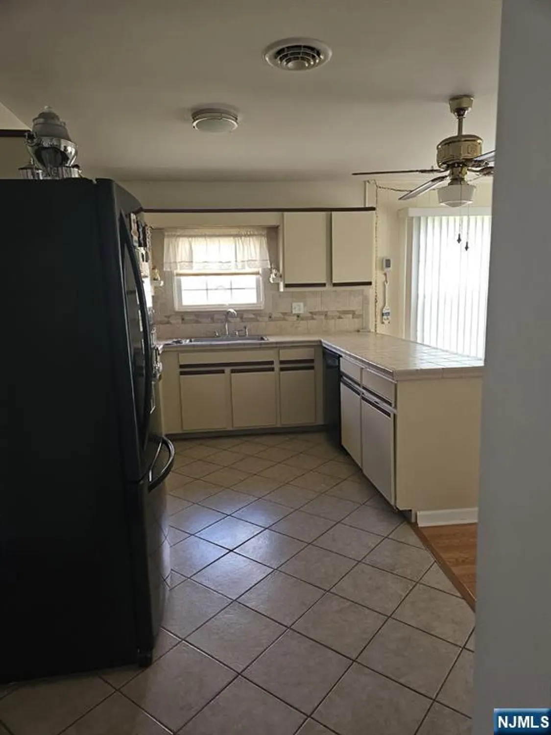 Property Slideshow image 6 of 35 | 27 maracaibo pl, Toms River, NJ, 08757