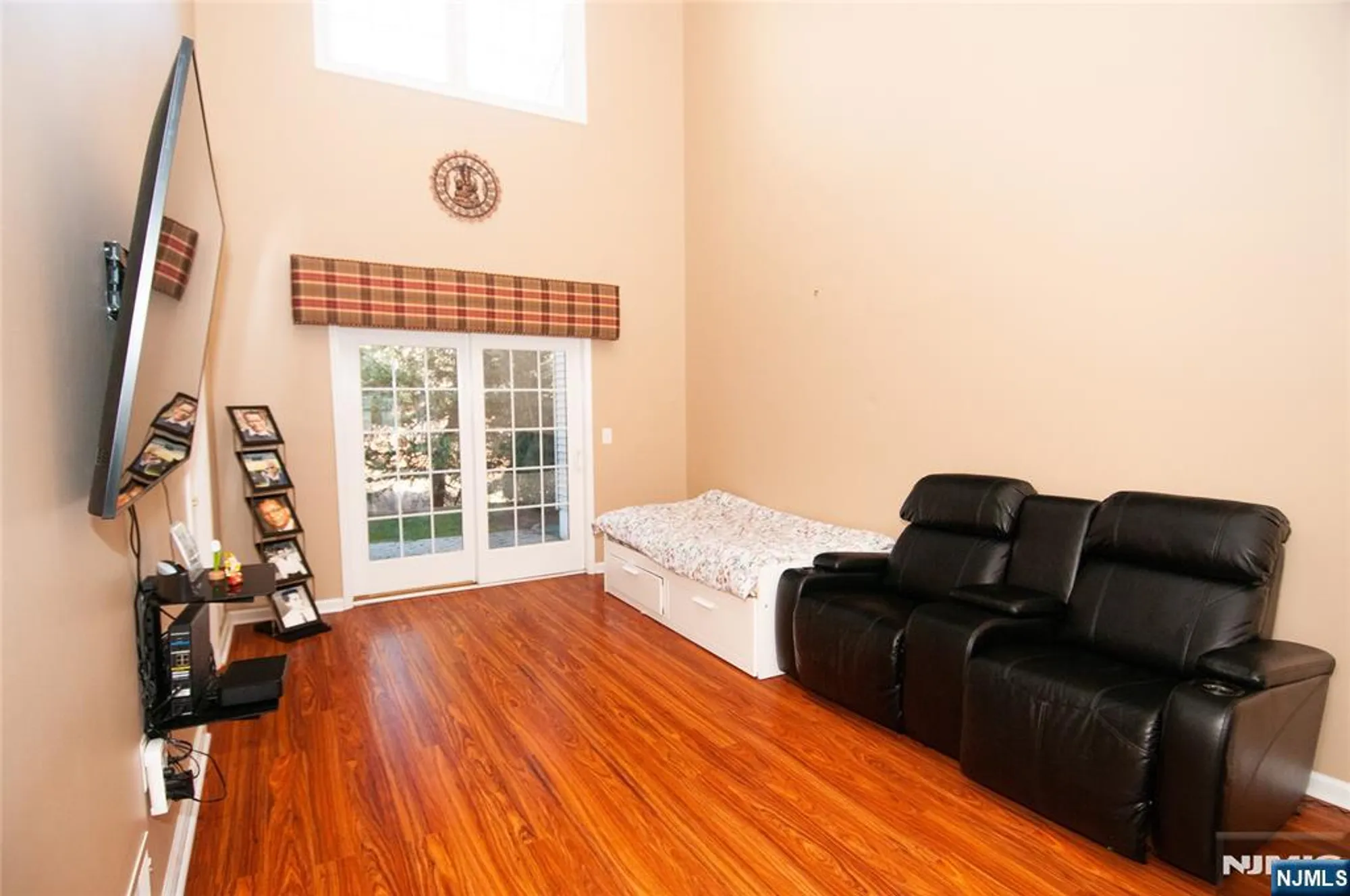 Property Slideshow image 15 of 40 | 12 farrington plz, Somerset, NJ, 08873