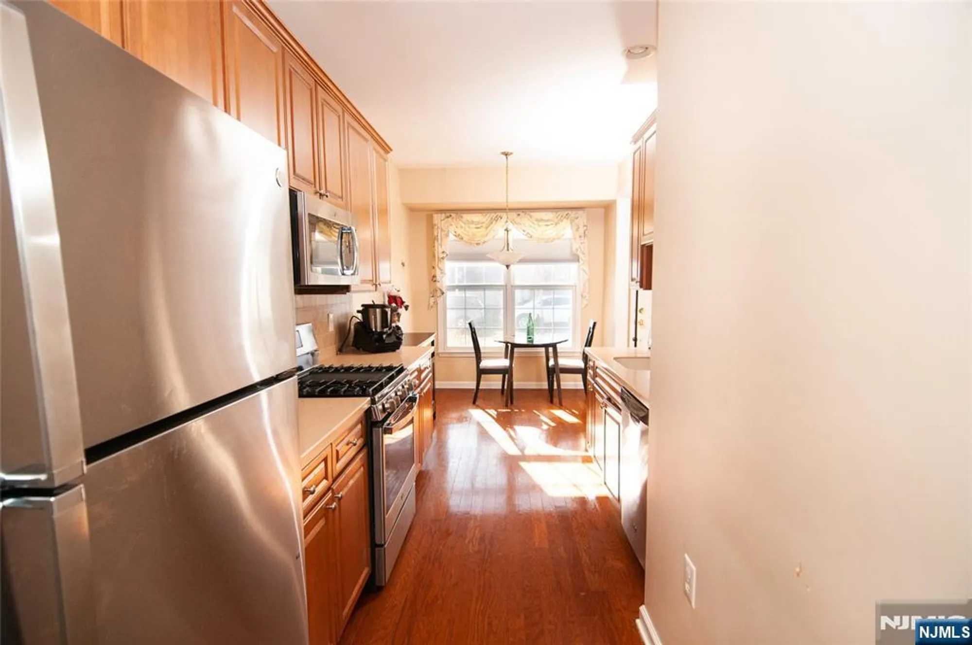 Property Slideshow image 17 of 40 | 12 farrington plz, Somerset, NJ, 08873