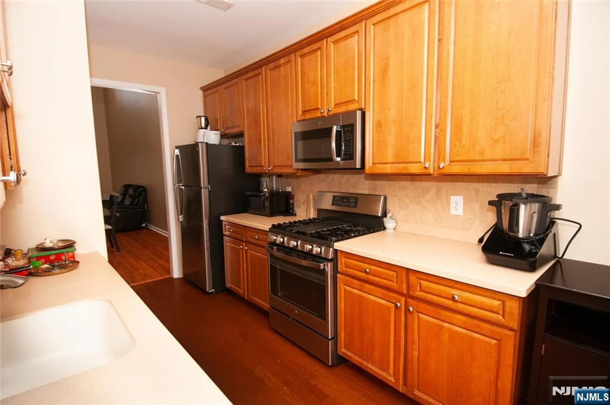 Property Slideshow image 20 of 40 | 12 farrington plz, Somerset, NJ, 08873