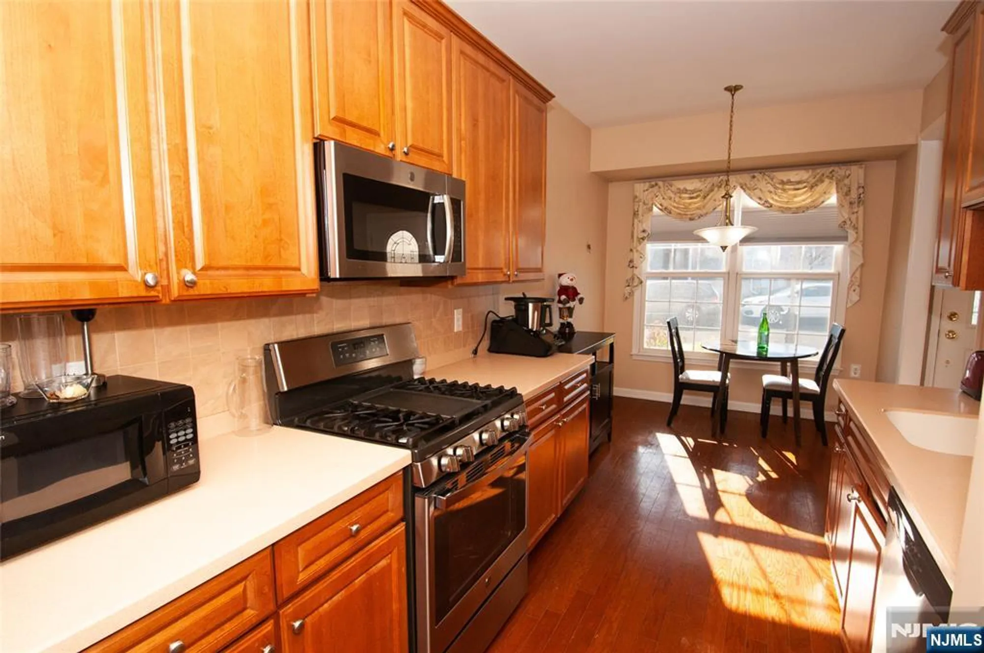 Property Slideshow image 21 of 40 | 12 farrington plz, Somerset, NJ, 08873