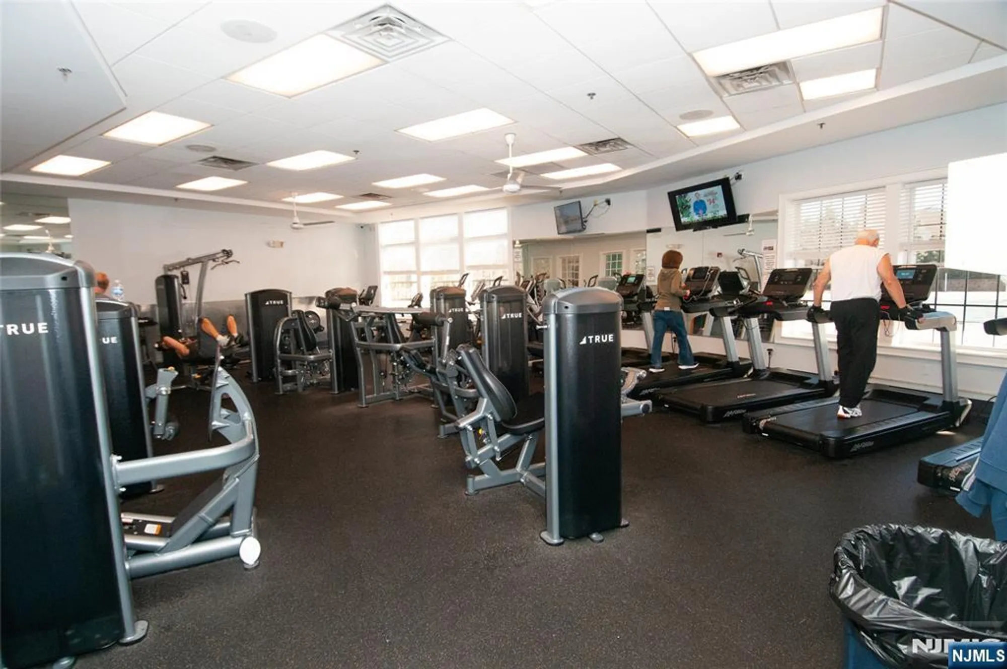 Property Slideshow image 31 of 40 | 12 farrington plz, Somerset, NJ, 08873