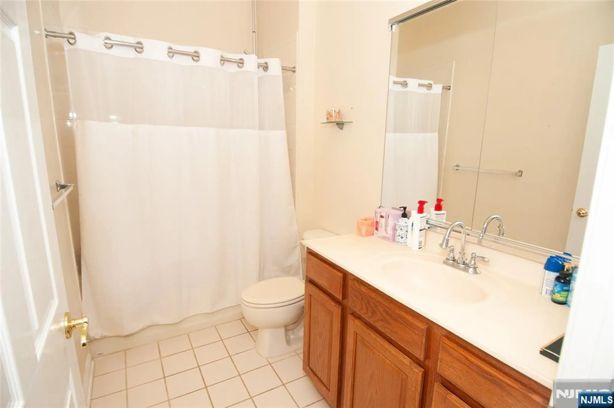 Property Slideshow image 7 of 40 | 12 farrington plz, Somerset, NJ, 08873