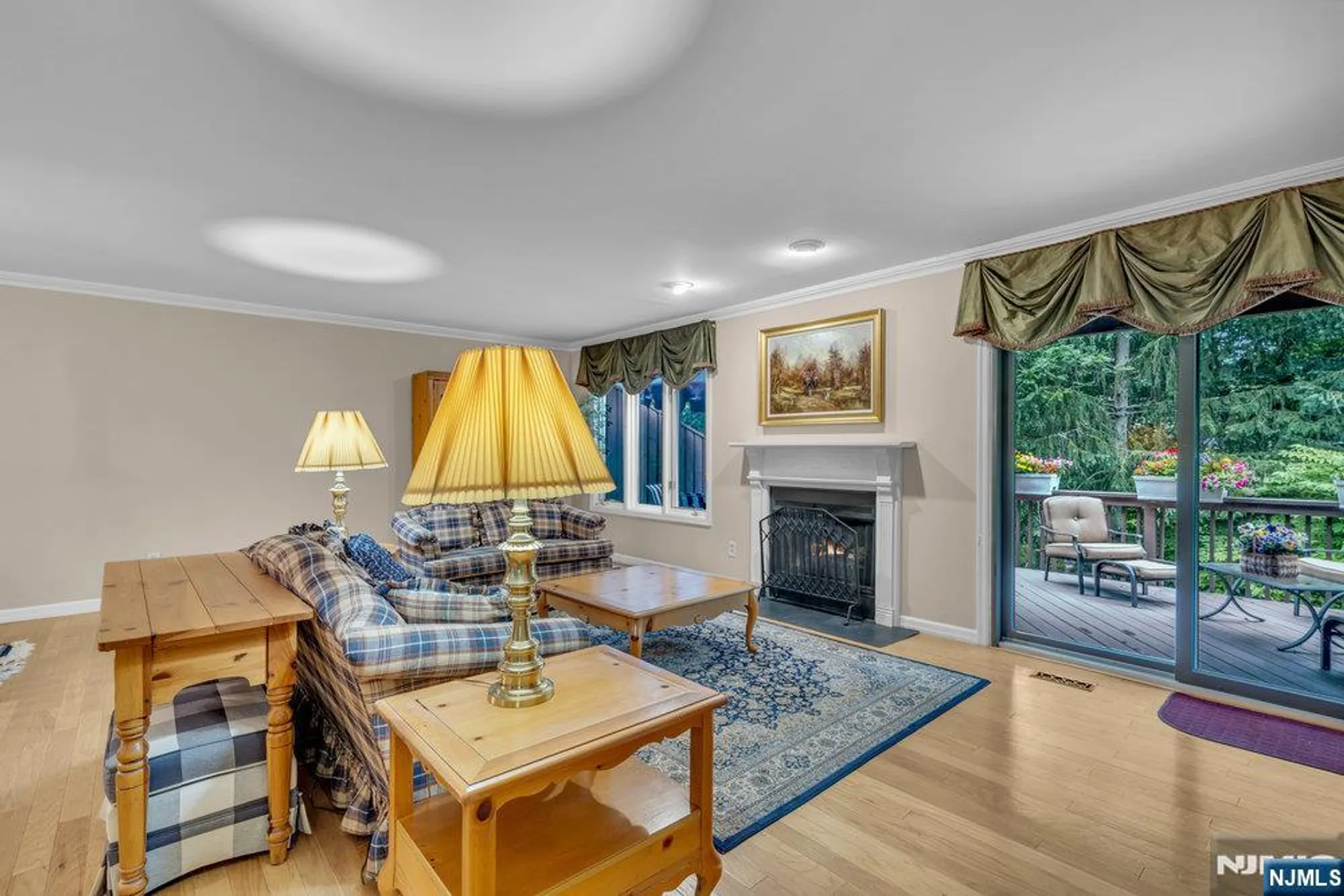 Property Slideshow image 13 of 46 | 39 litchult ln, Mahwah, NJ, 07430