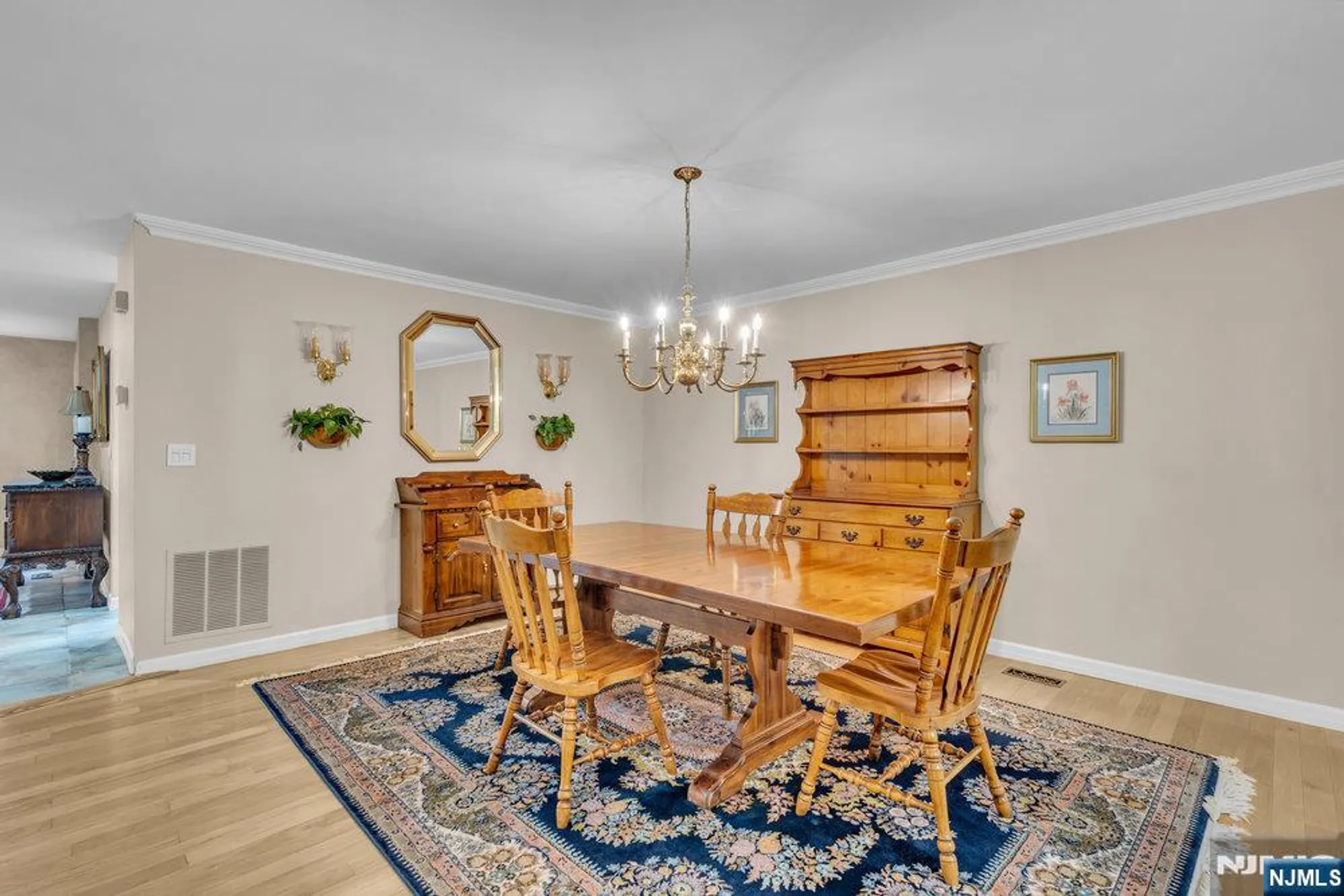 Property Slideshow image 20 of 46 | 39 litchult ln, Mahwah, NJ, 07430