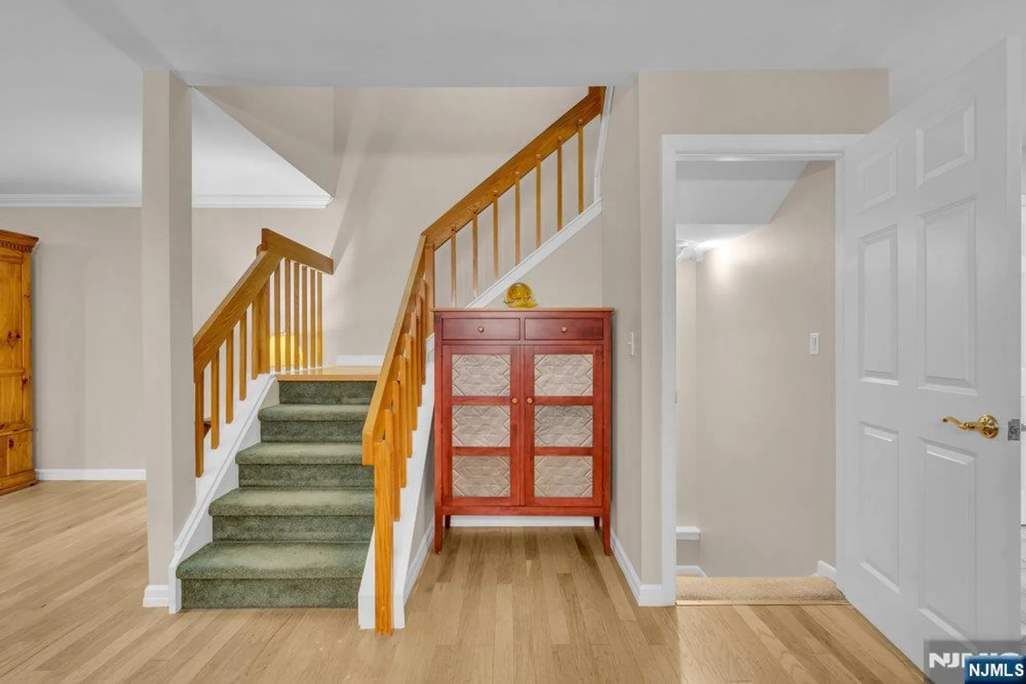 Property Slideshow image 23 of 46 | 39 litchult ln, Mahwah, NJ, 07430