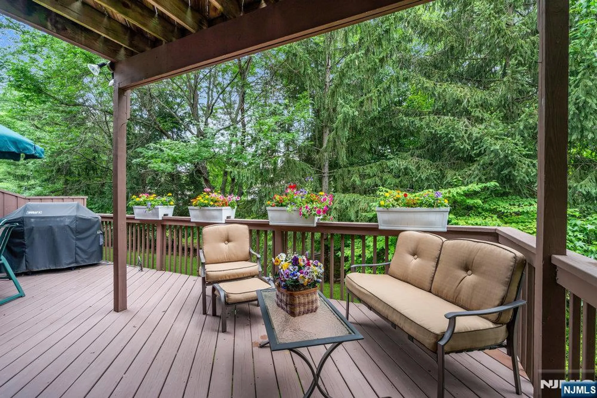 Property Slideshow image 4 of 46 | 39 litchult ln, Mahwah, NJ, 07430