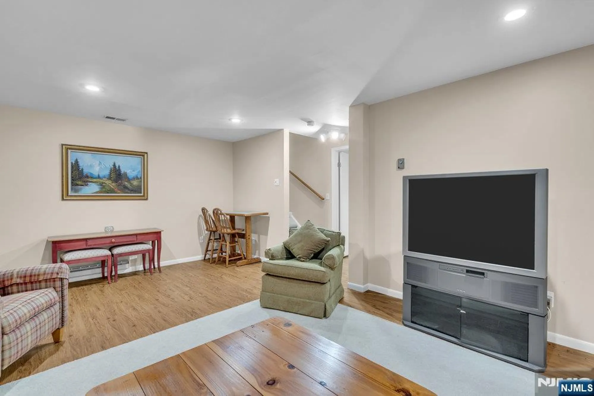 Property Slideshow image 35 of 46 | 39 litchult ln, Mahwah, NJ, 07430