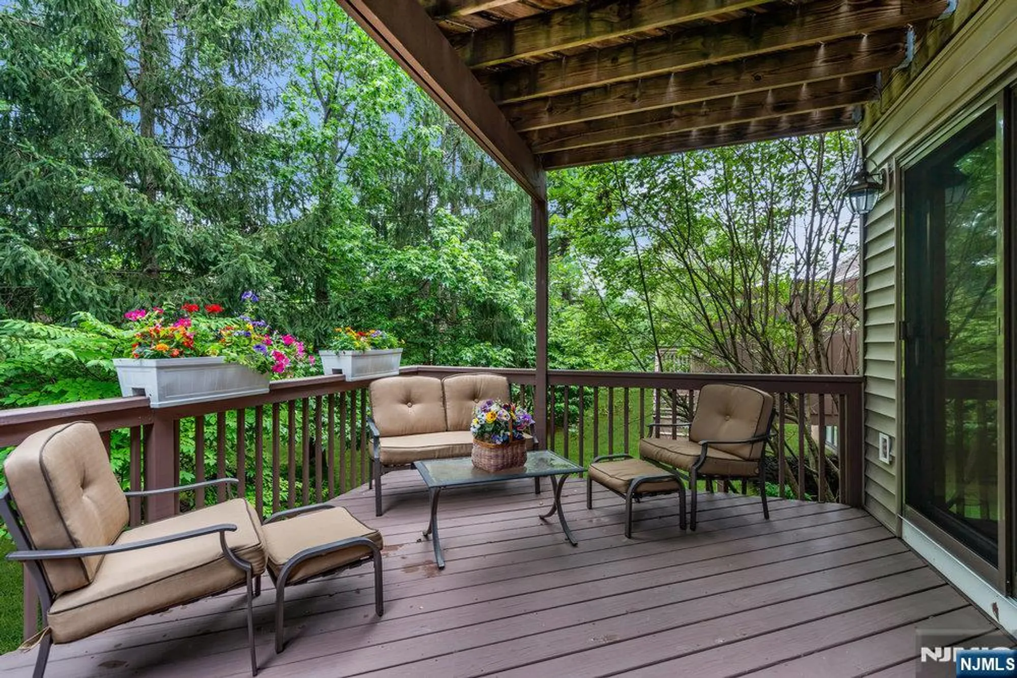 Property Slideshow image 43 of 46 | 39 litchult ln, Mahwah, NJ, 07430