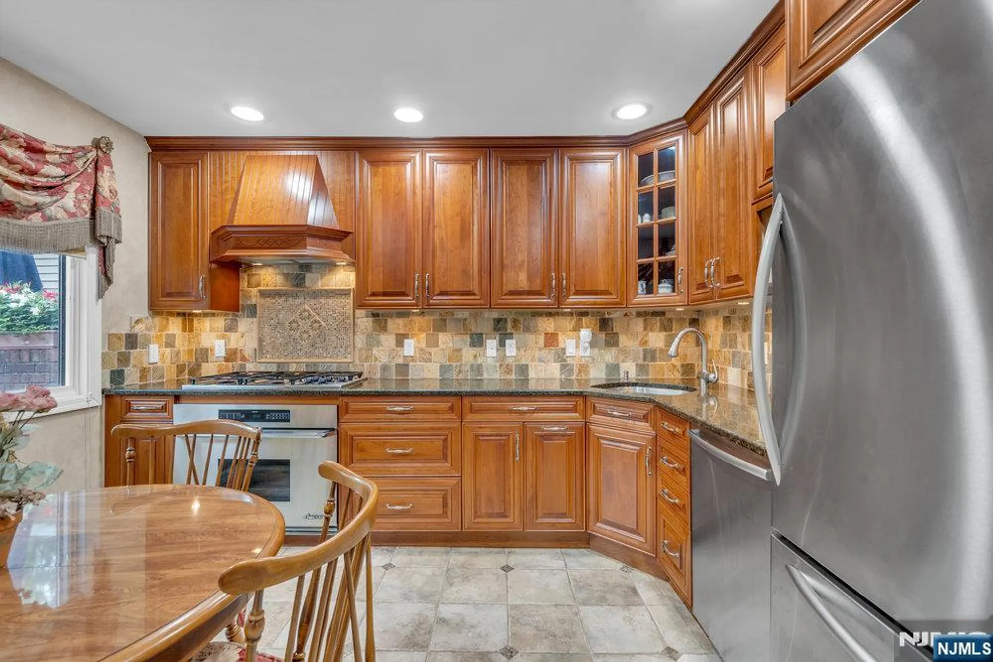 Property Slideshow image 8 of 46 | 39 litchult ln, Mahwah, NJ, 07430
