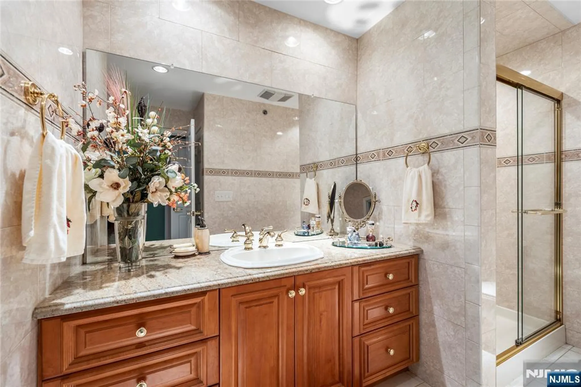 Property Slideshow image 16 of 25 | 105 chestnut ct # 3, Garwood, NJ, 07027