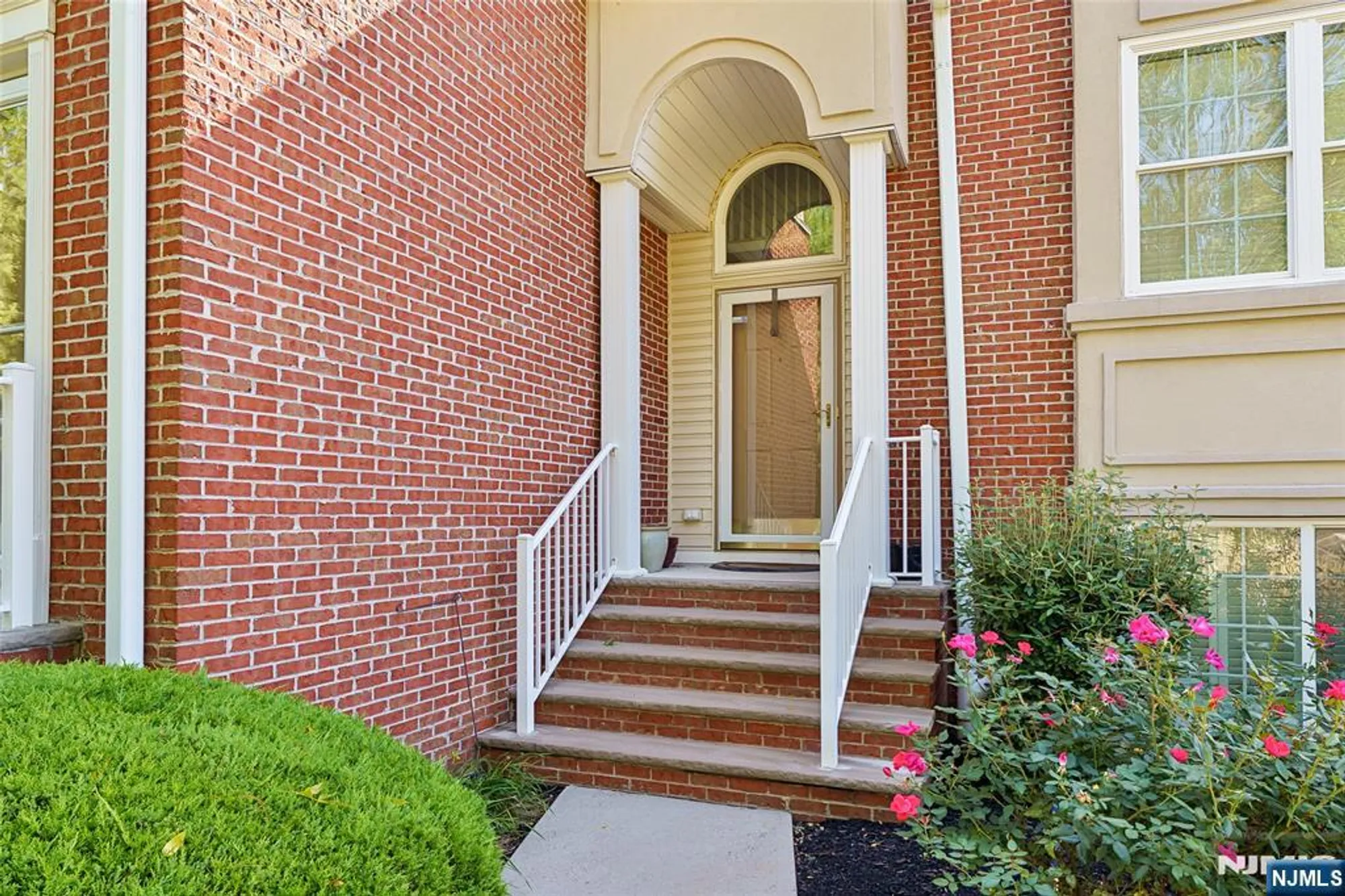 Property Slideshow image 3 of 25 | 105 chestnut ct # 3, Garwood, NJ, 07027