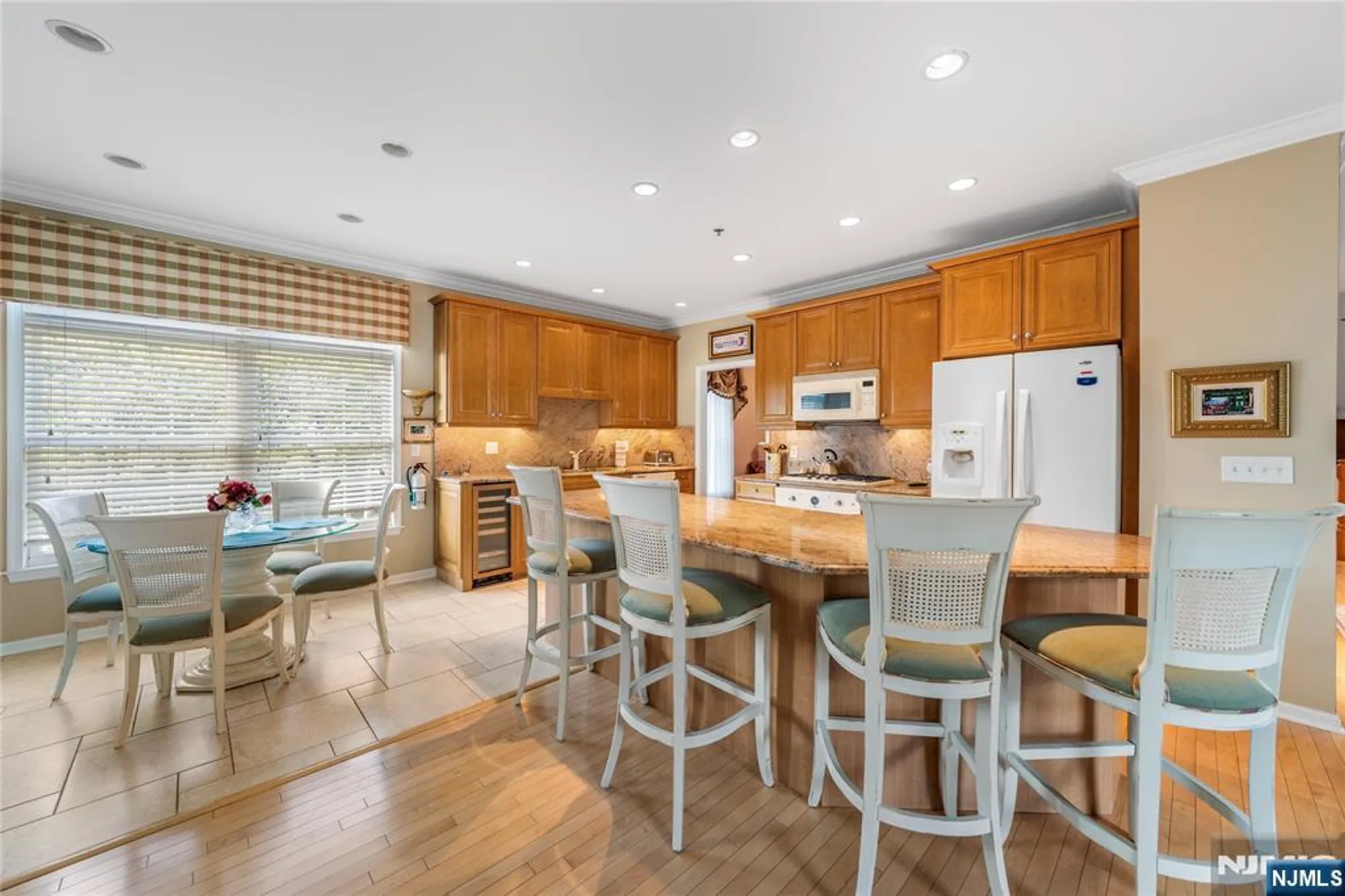 Property Slideshow image 8 of 25 | 105 chestnut ct # 3, Garwood, NJ, 07027