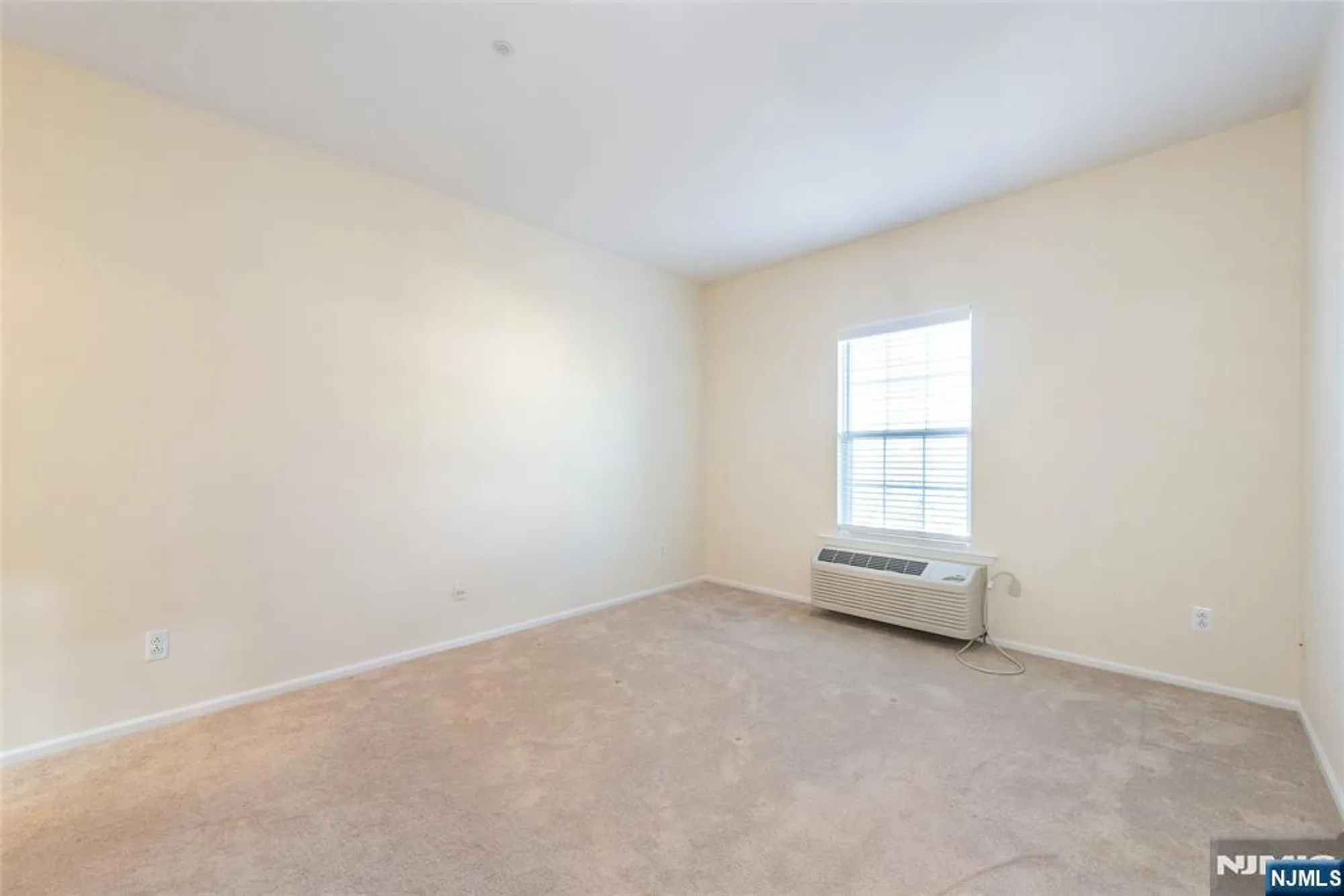 Property Slideshow image 15 of 29 | 2 richmond rd 210, West Milford, NJ, 07480