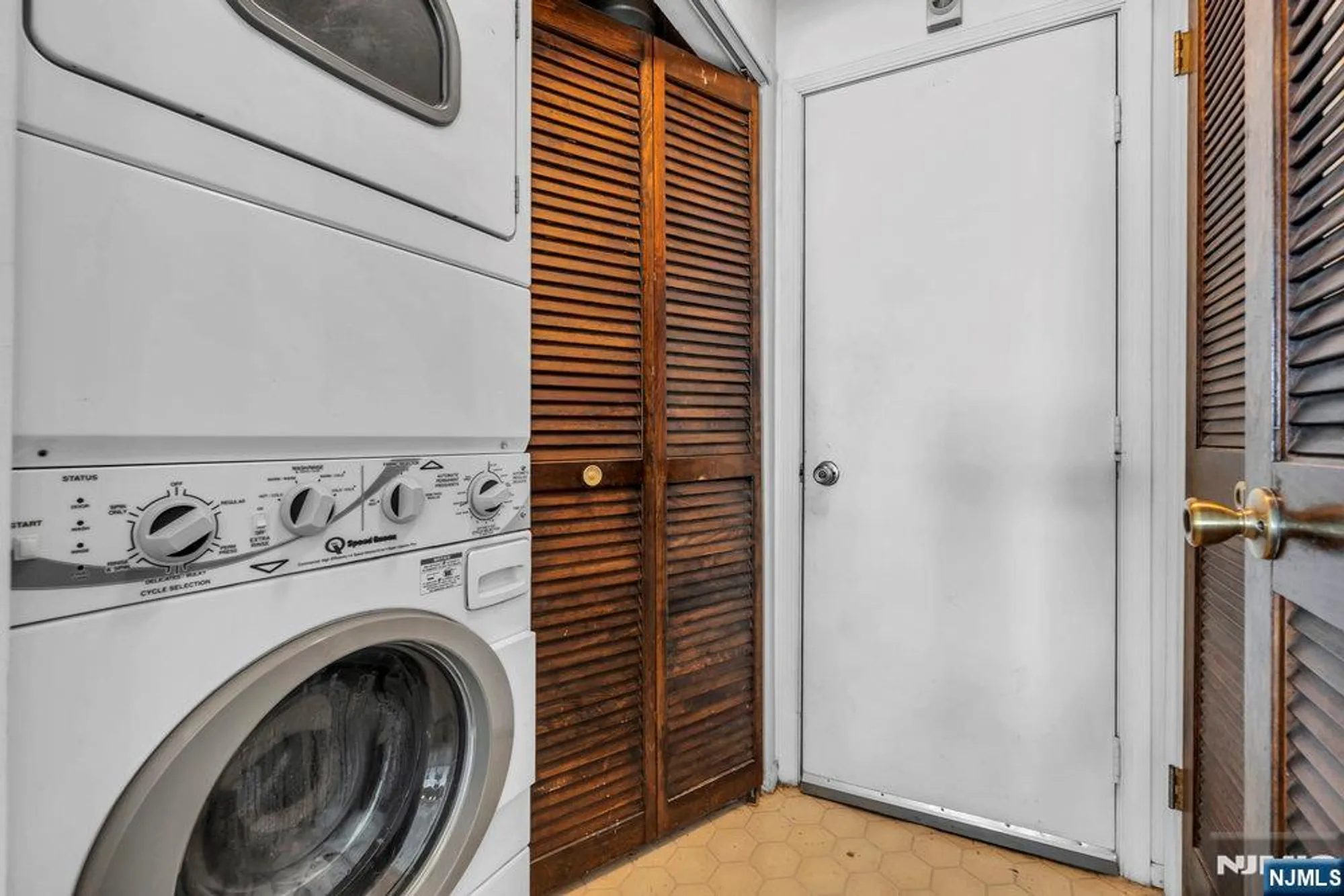 Property Slideshow image 15 of 19 | 219 mohican ln, Little Egg Harbor Twp, NJ, 08087