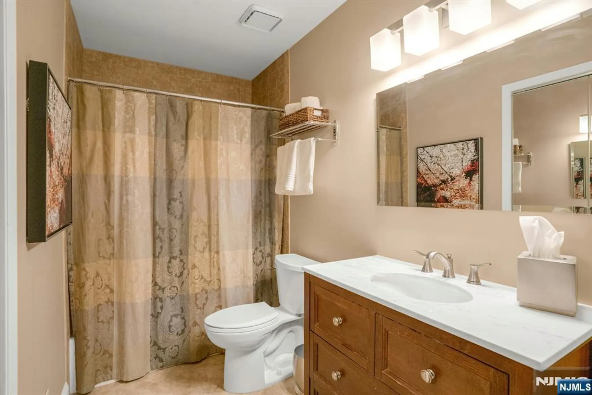 Property Slideshow image 17 of 32 | 49 litchult ln, Mahwah, NJ, 07430