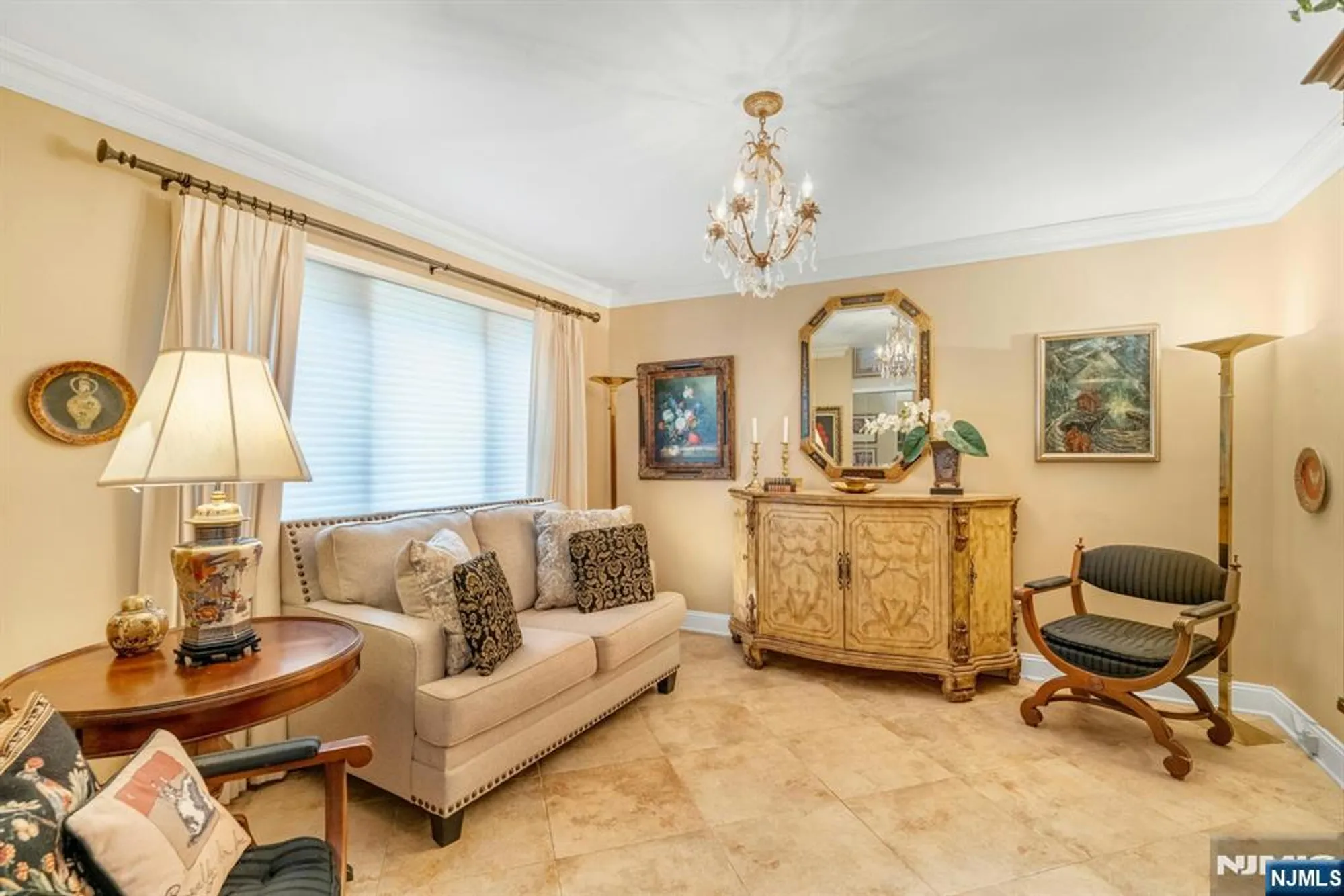 Property Slideshow image 7 of 32 | 49 litchult ln, Mahwah, NJ, 07430