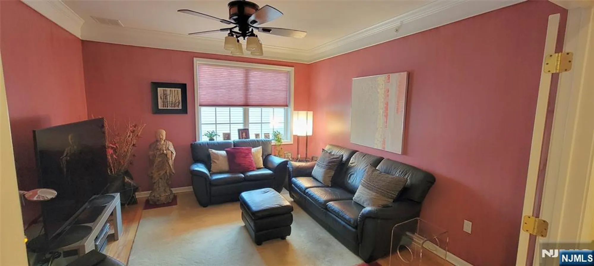 Property Slideshow image 13 of 33 | 7414 warrens way deeded parking, Wanaque, NJ, 07465