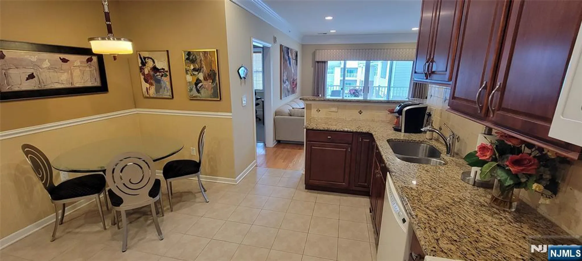 Property Slideshow image 5 of 33 | 7414 warrens way deeded parking, Wanaque, NJ, 07465