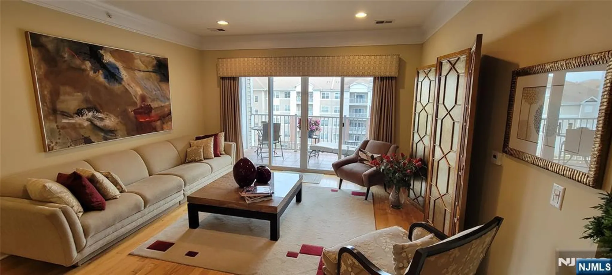 Property Slideshow image 6 of 33 | 7414 warrens way deeded parking, Wanaque, NJ, 07465