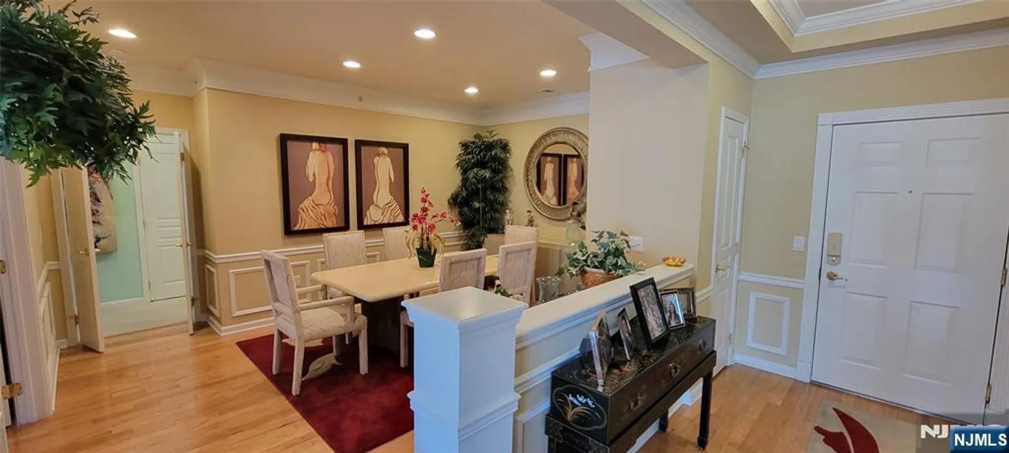 Property Slideshow image 10 of 33 | 7414 warrens way deeded parking, Wanaque, NJ, 07465