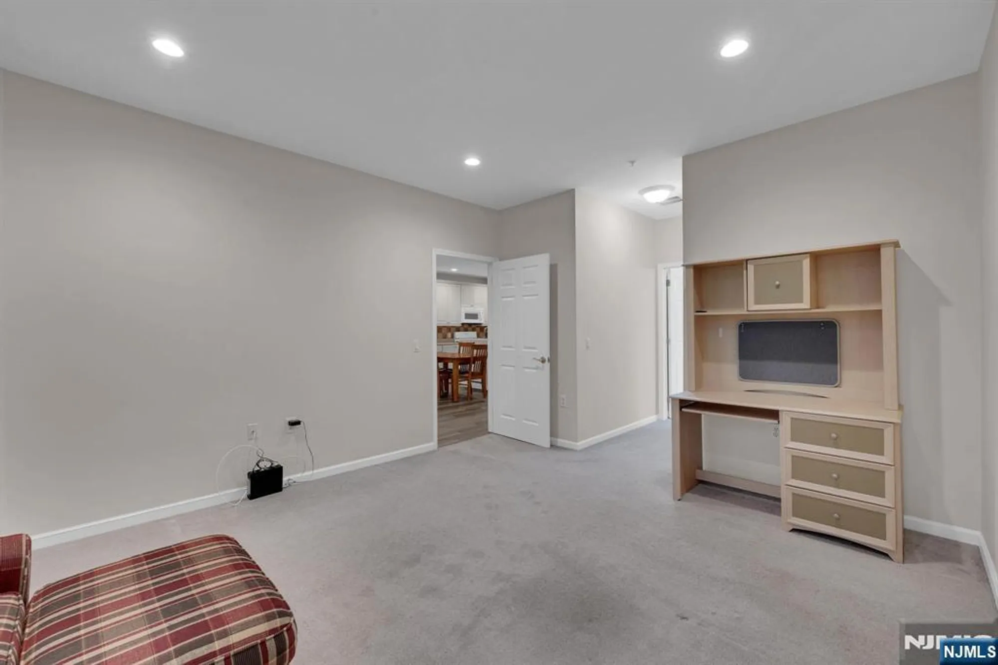 Property Slideshow image 13 of 34 | 7 ridgeview ln, Mount Arlington, NJ, 07856