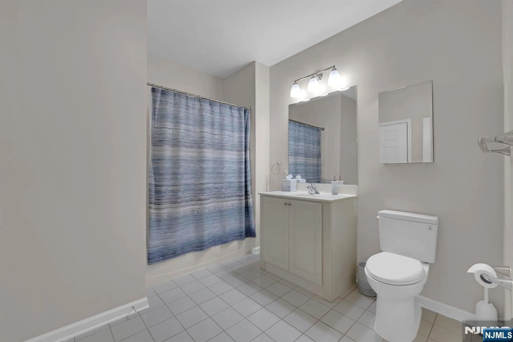 Property Slideshow image 14 of 34 | 7 ridgeview ln, Mount Arlington, NJ, 07856