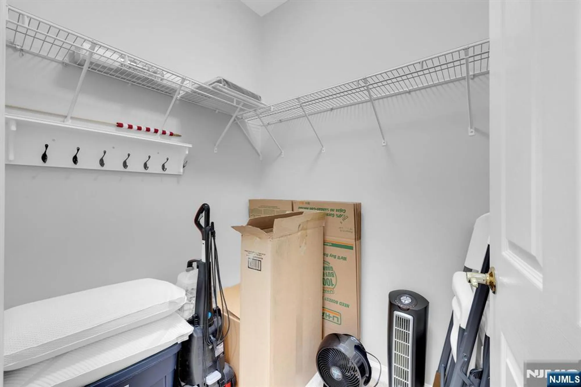 Property Slideshow image 17 of 34 | 7 ridgeview ln, Mount Arlington, NJ, 07856