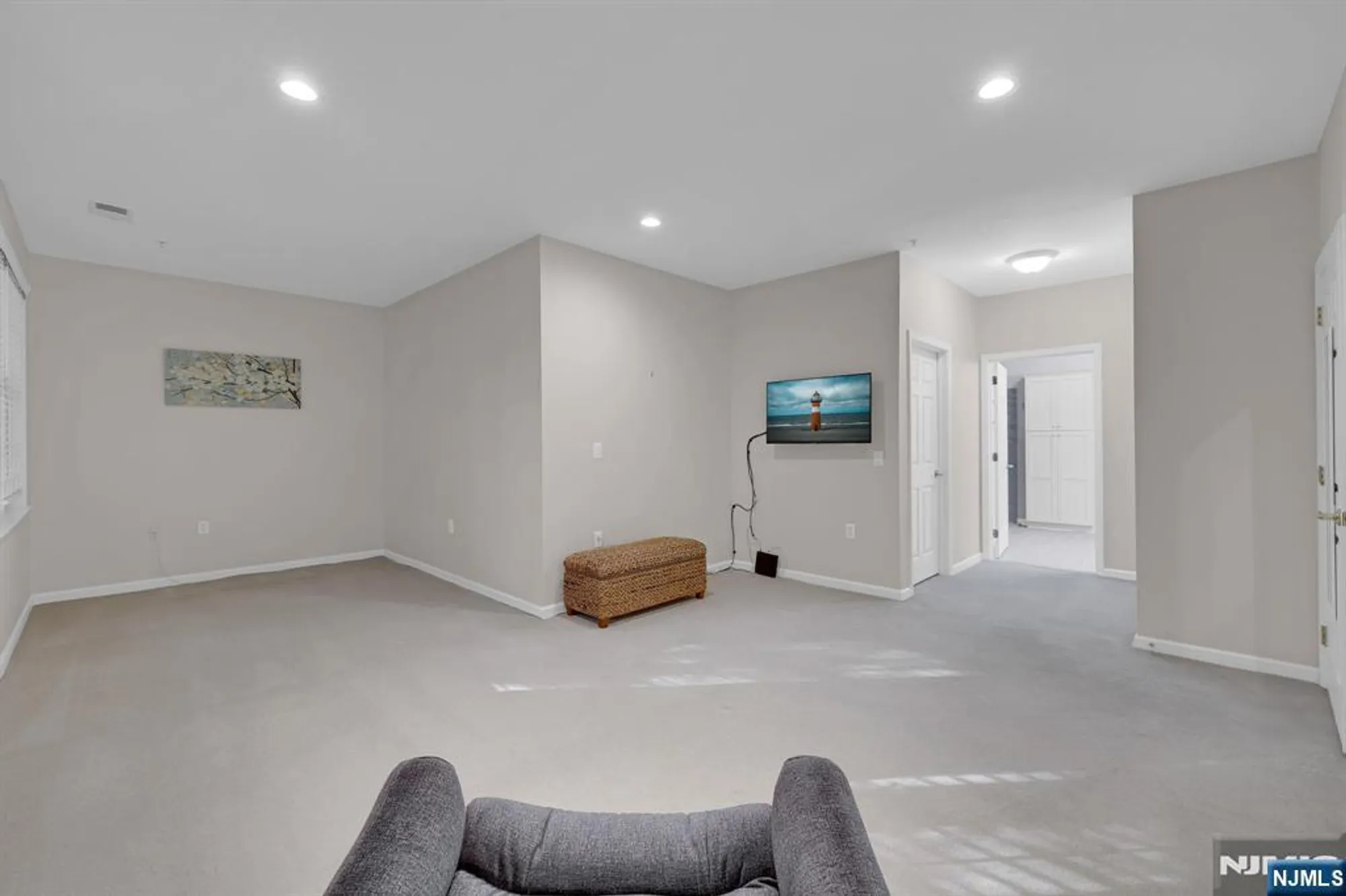 Property Slideshow image 19 of 34 | 7 ridgeview ln, Mount Arlington, NJ, 07856