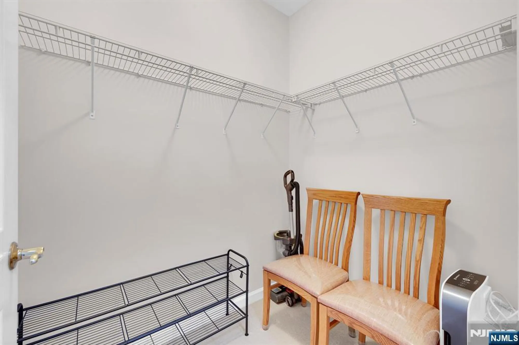 Property Slideshow image 20 of 34 | 7 ridgeview ln, Mount Arlington, NJ, 07856