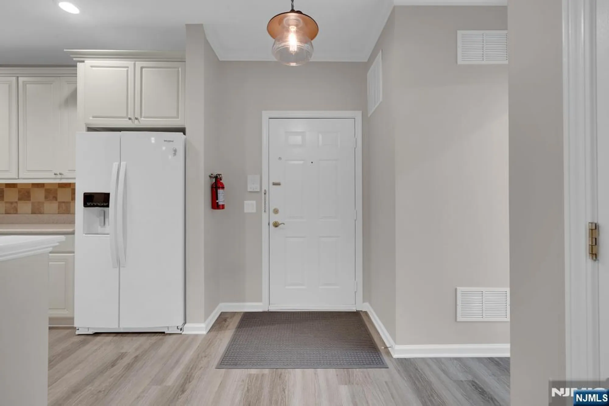 Property Slideshow image 3 of 34 | 7 ridgeview ln, Mount Arlington, NJ, 07856