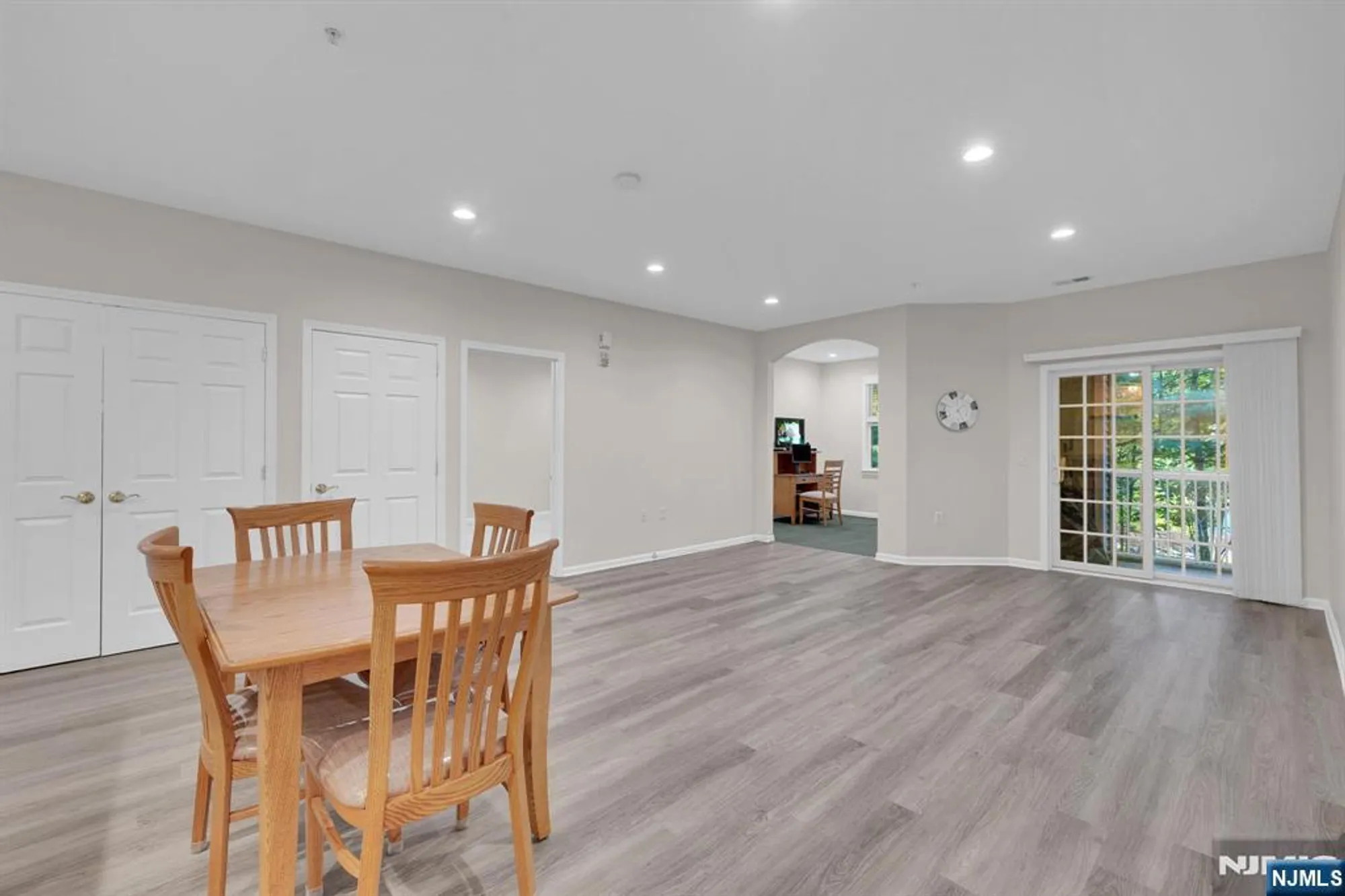 Property Slideshow image 9 of 34 | 7 ridgeview ln, Mount Arlington, NJ, 07856