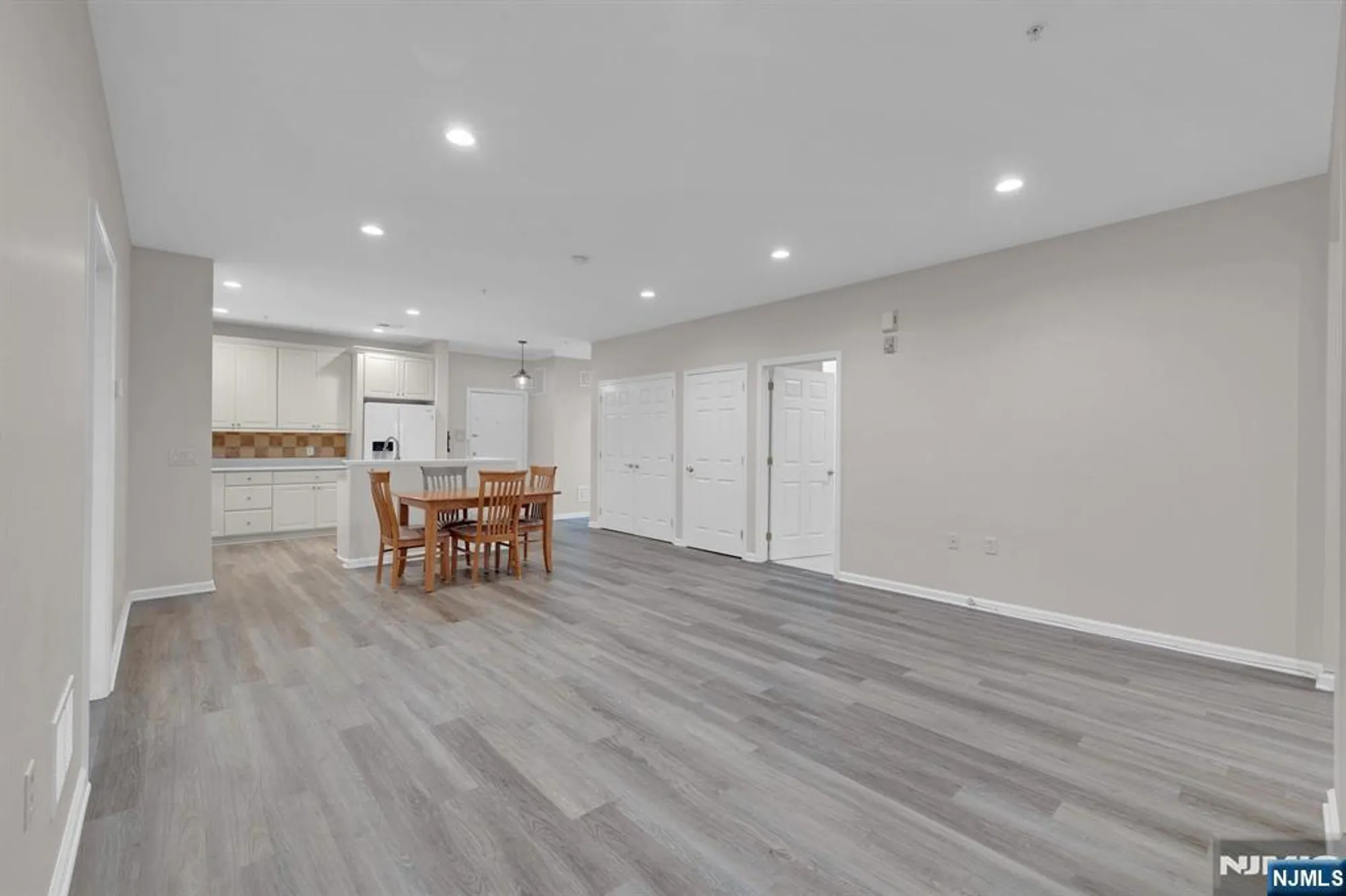 Property Slideshow image 10 of 34 | 7 ridgeview ln, Mount Arlington, NJ, 07856