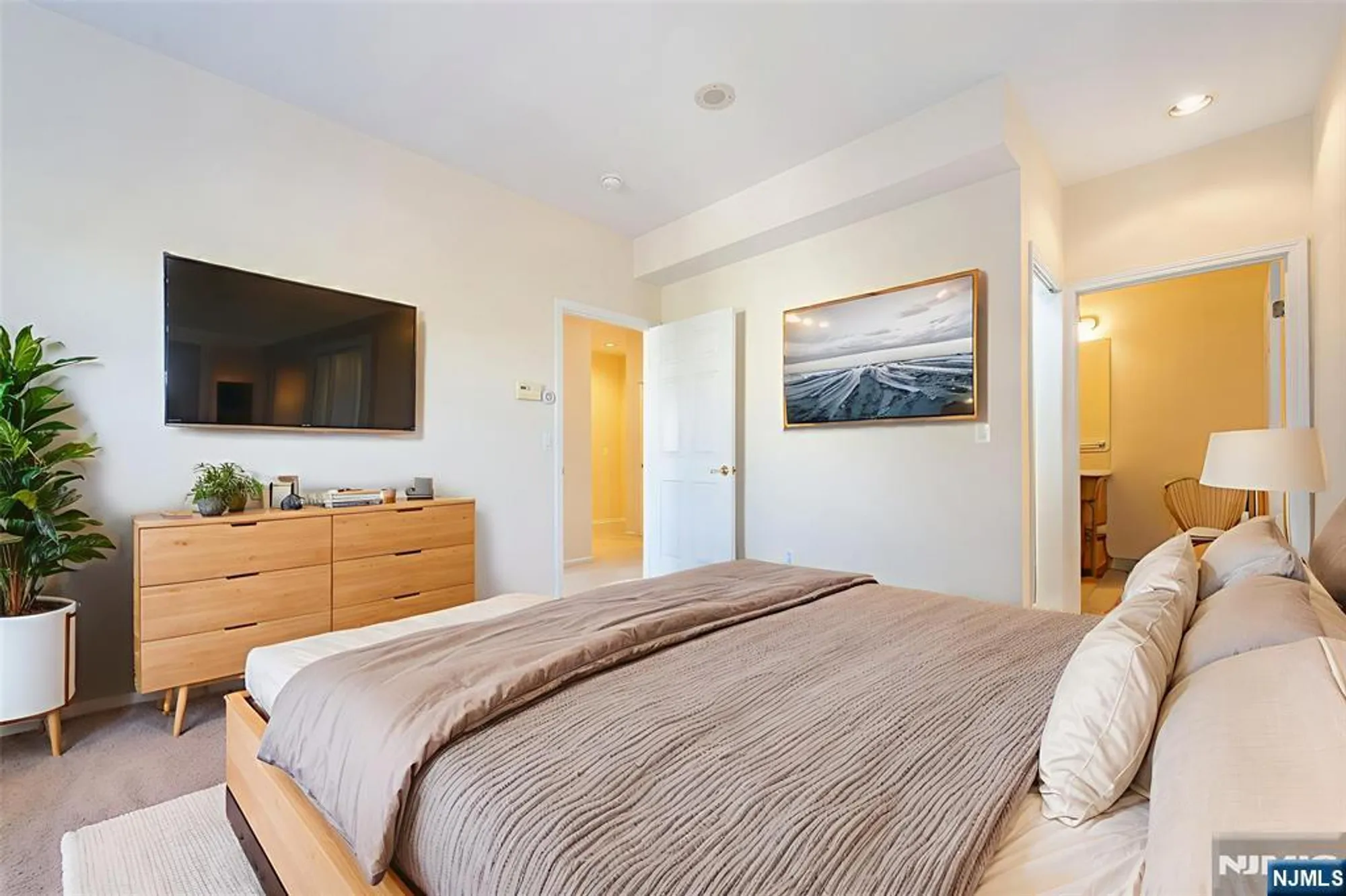 Property Slideshow image 5 of 33 | 9302 richmond rd, West Milford, NJ, 07480