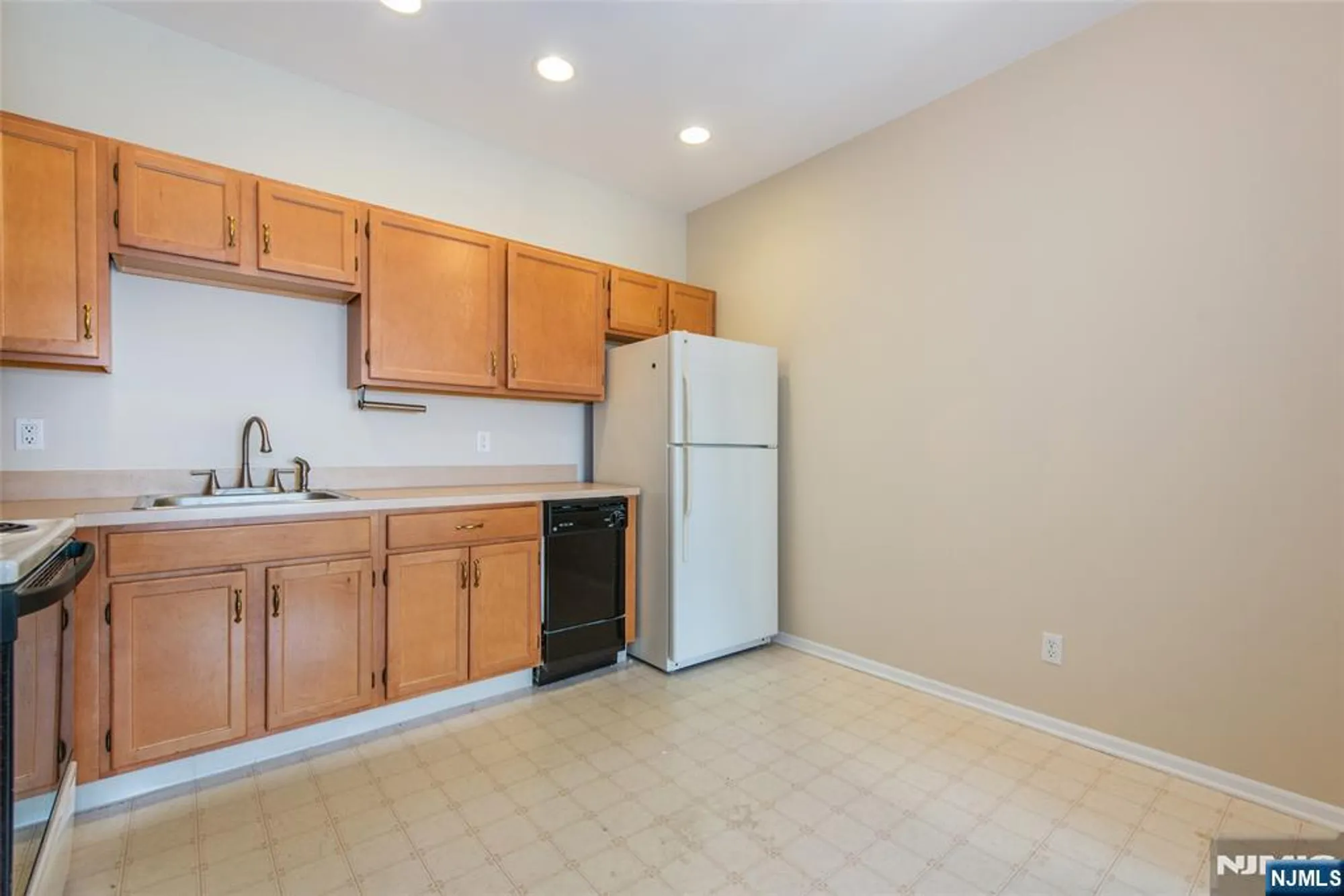 Property Slideshow image 9 of 33 | 9302 richmond rd, West Milford, NJ, 07480