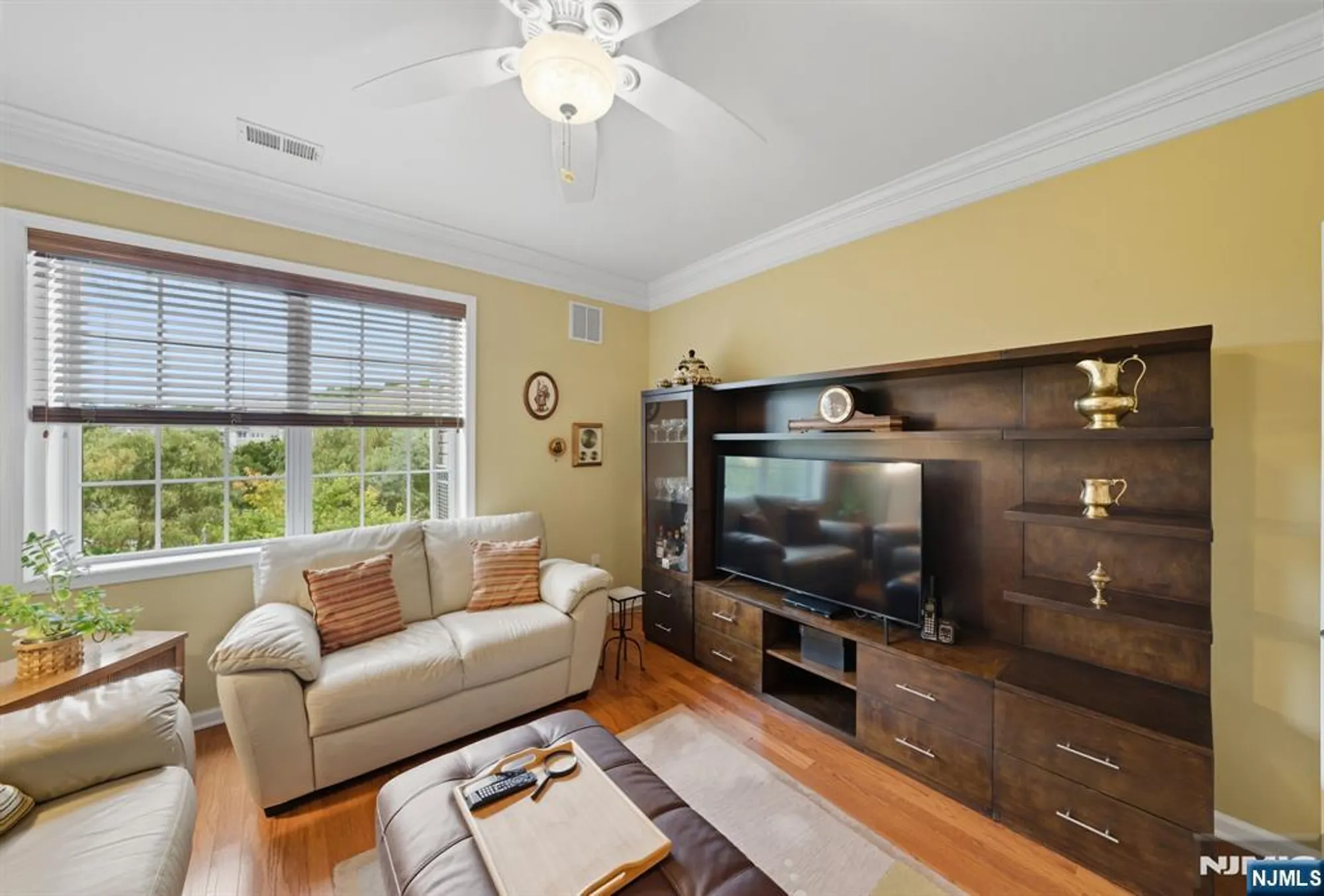 Property Slideshow image 18 of 50 | 4319 warrens way deeded garage, Wanaque, NJ, 07465