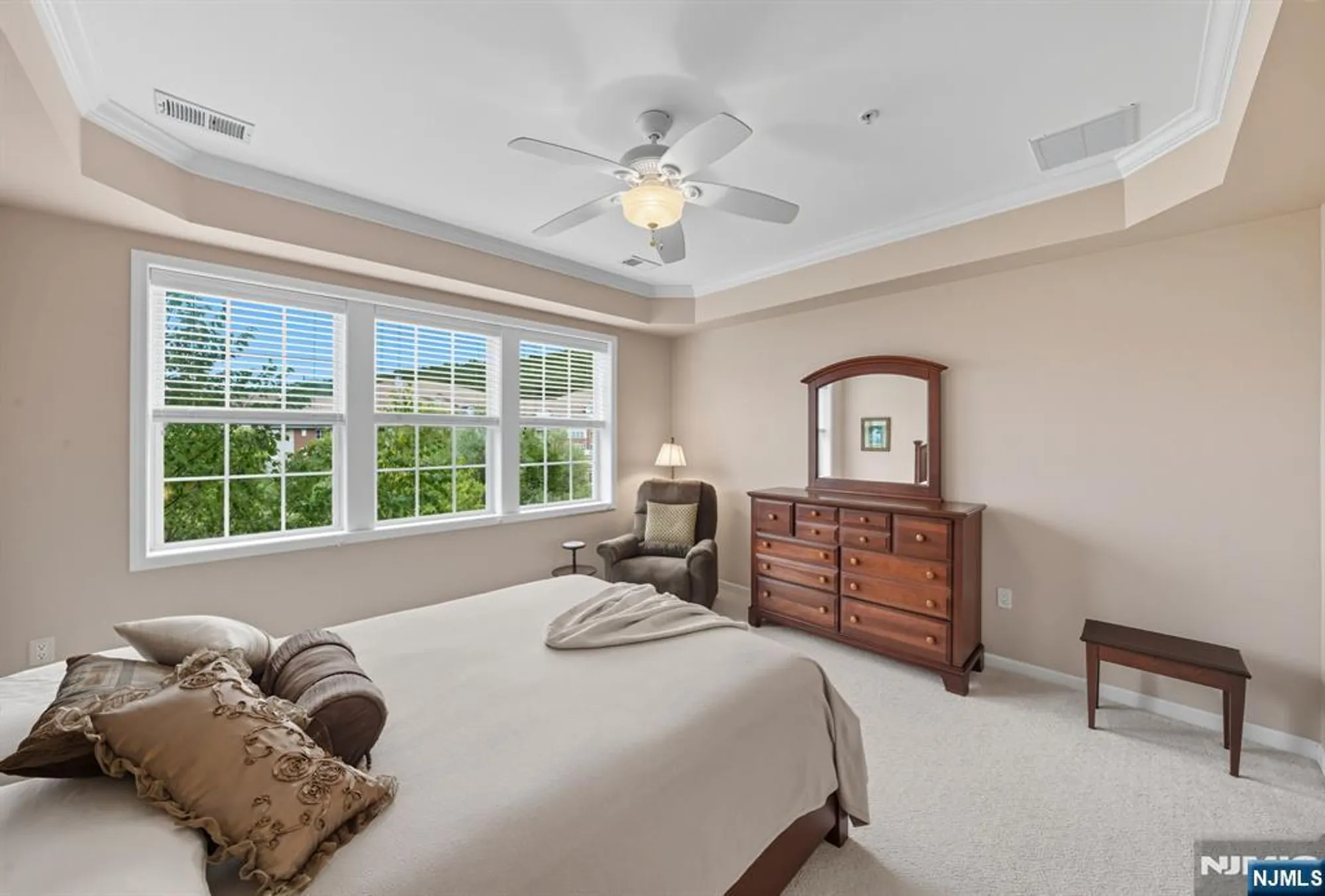 Property Slideshow image 20 of 50 | 4319 warrens way deeded garage, Wanaque, NJ, 07465