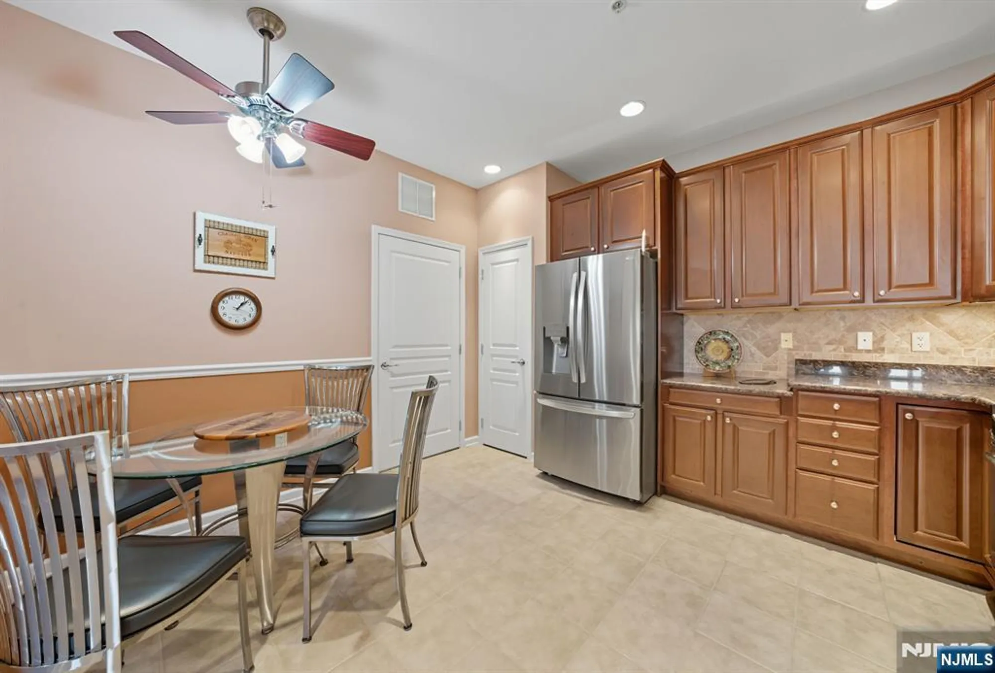 Property Slideshow image 32 of 50 | 4319 warrens way deeded garage, Wanaque, NJ, 07465