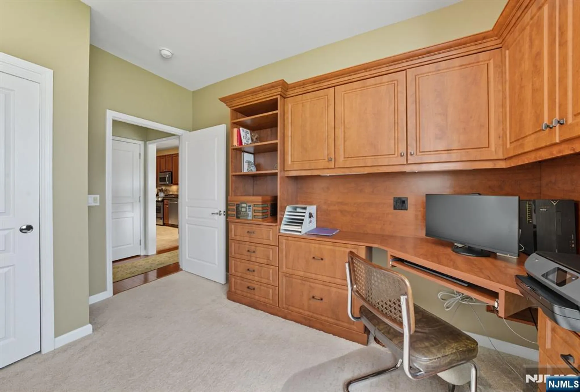 Property Slideshow image 37 of 50 | 4319 warrens way deeded garage, Wanaque, NJ, 07465