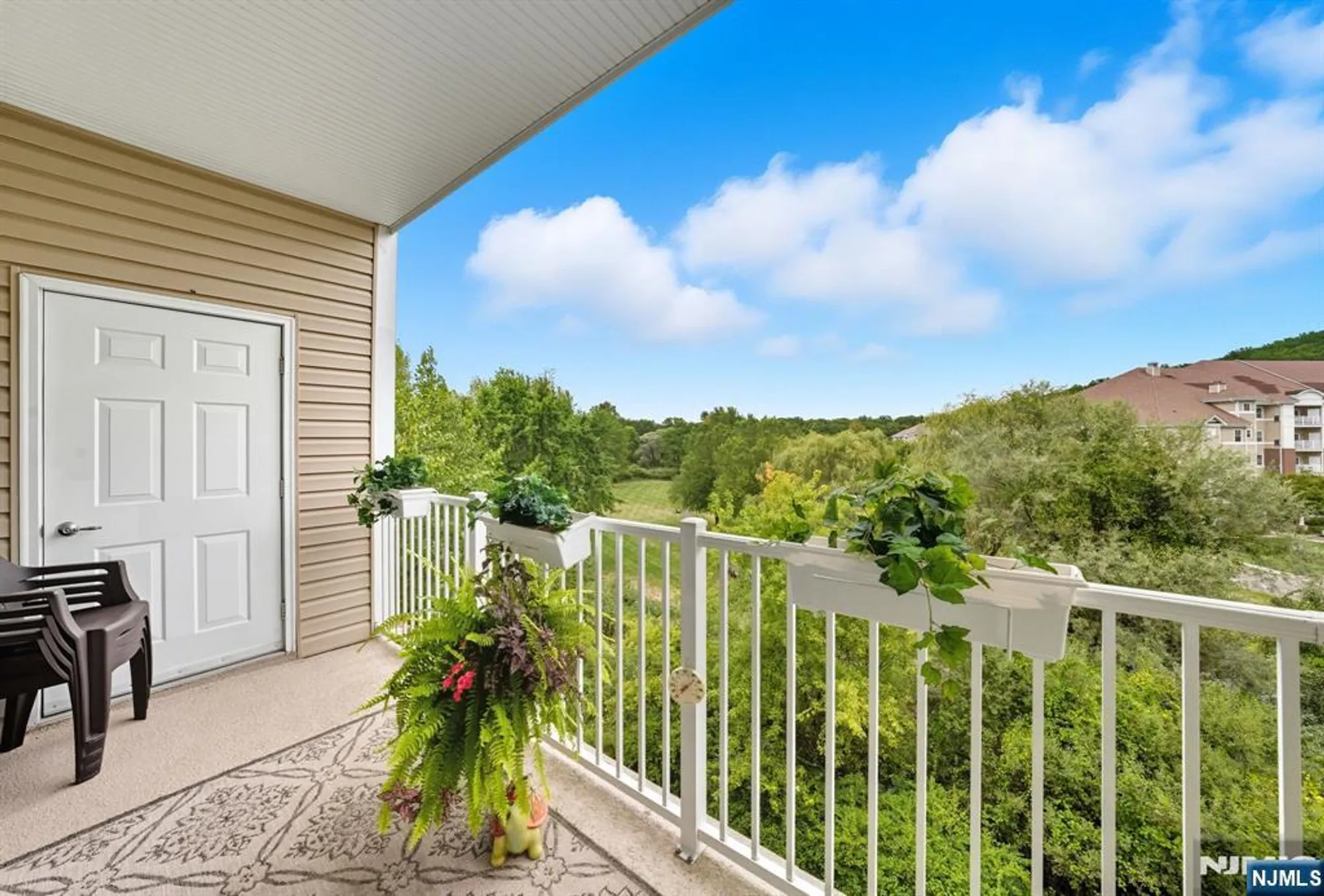 Property Slideshow image 8 of 50 | 4319 warrens way deeded garage, Wanaque, NJ, 07465