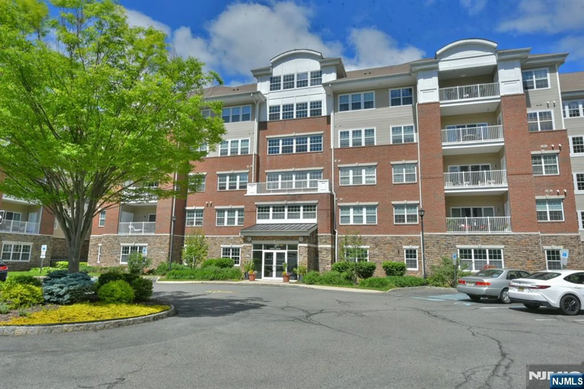 Property Slideshow image 1 of 29 | 4321 warrens way # 4321, Wanaque, NJ, 07465